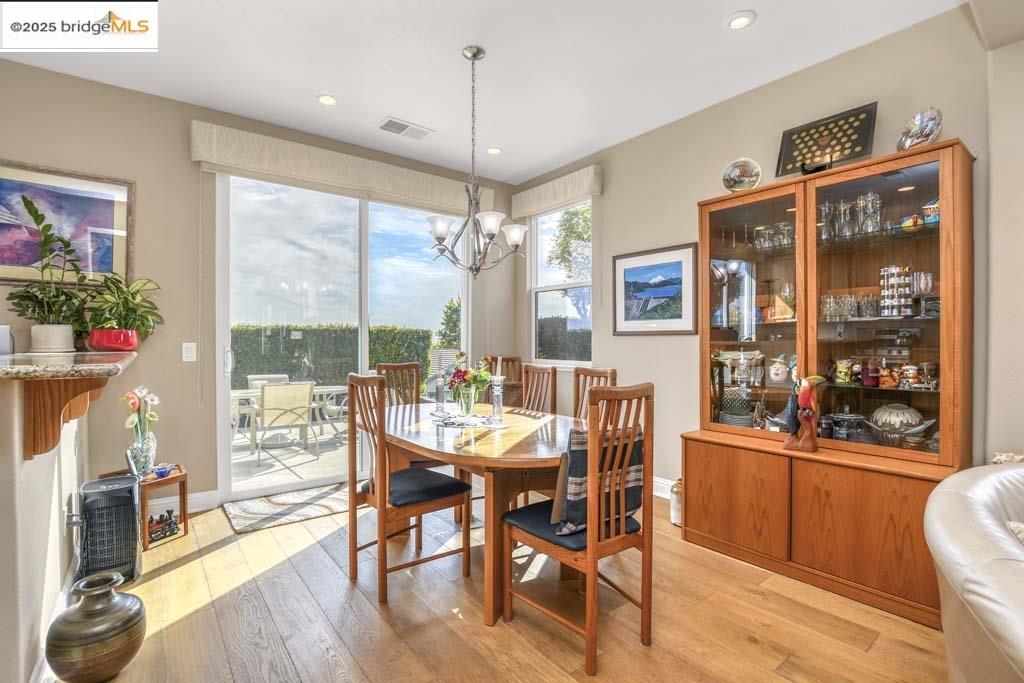 Detail Gallery Image 6 of 33 For 1559 Regent Dr, Brentwood,  CA 94513 - 2 Beds | 2 Baths