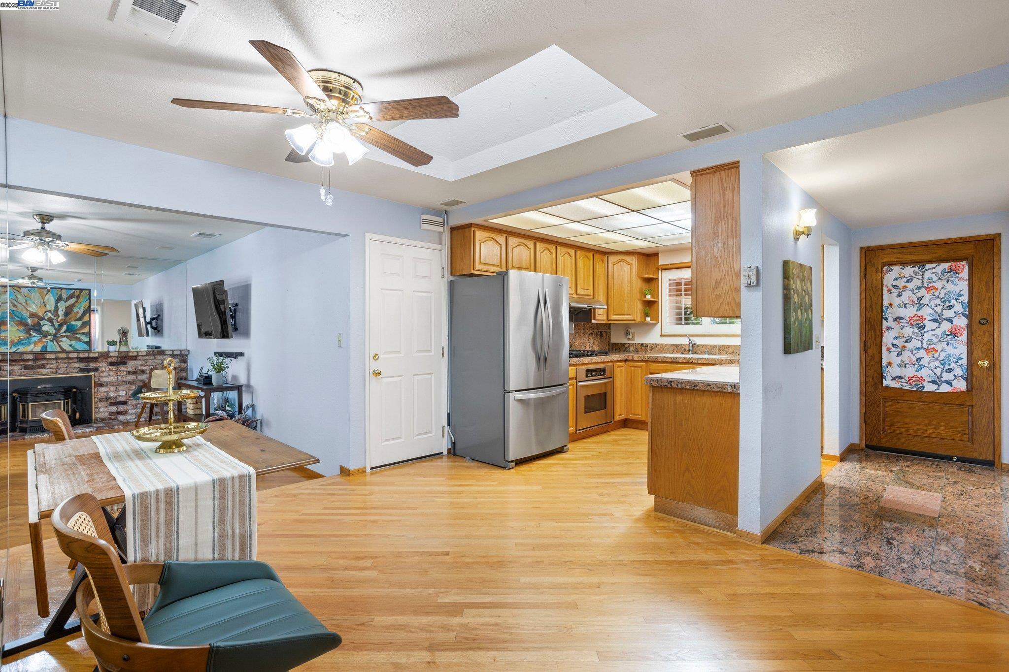 Detail Gallery Image 19 of 44 For 3158 Warwick Rd, Fremont,  CA 94555 - 4 Beds | 2 Baths