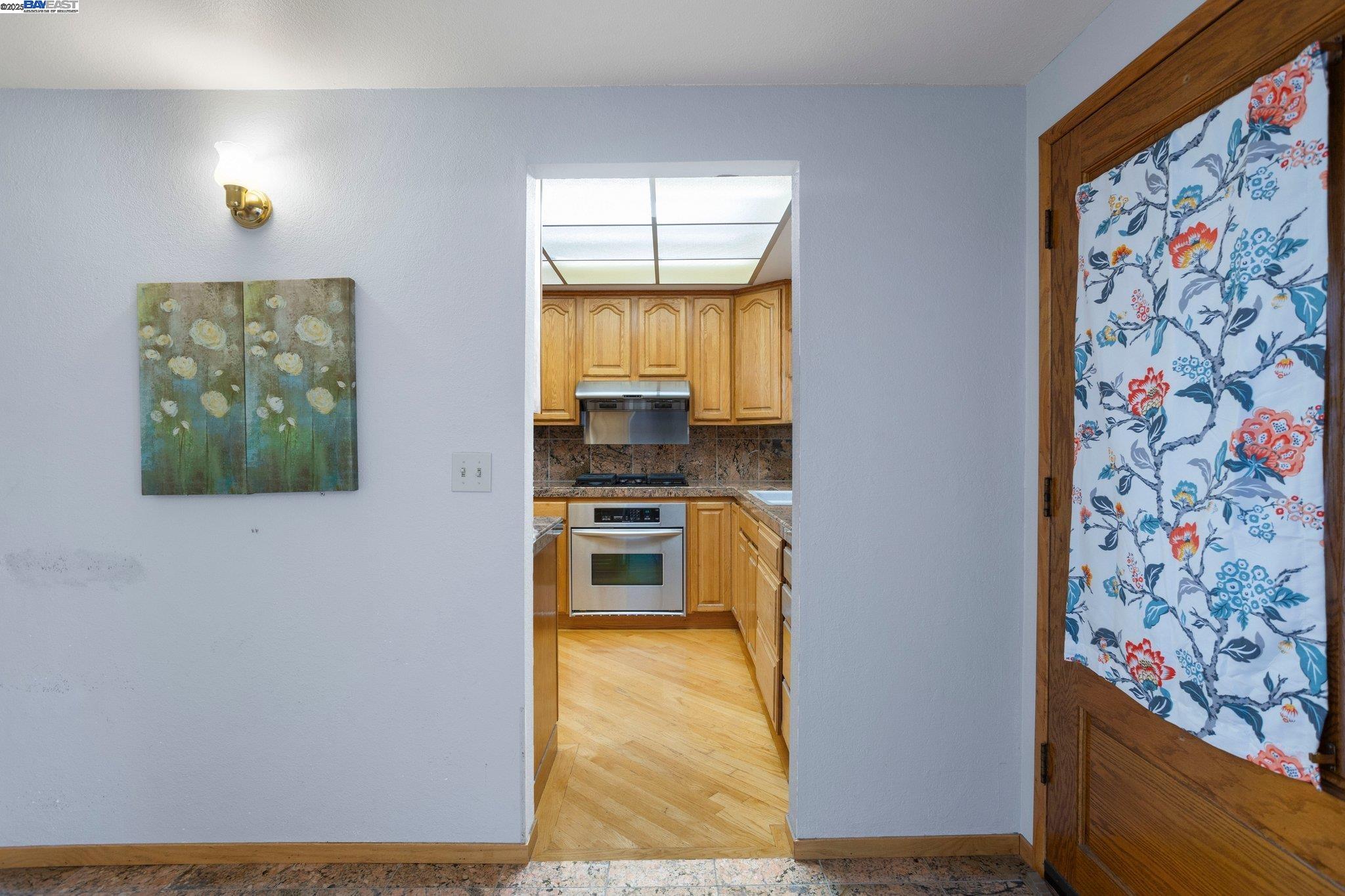 Detail Gallery Image 8 of 44 For 3158 Warwick Rd, Fremont,  CA 94555 - 4 Beds | 2 Baths