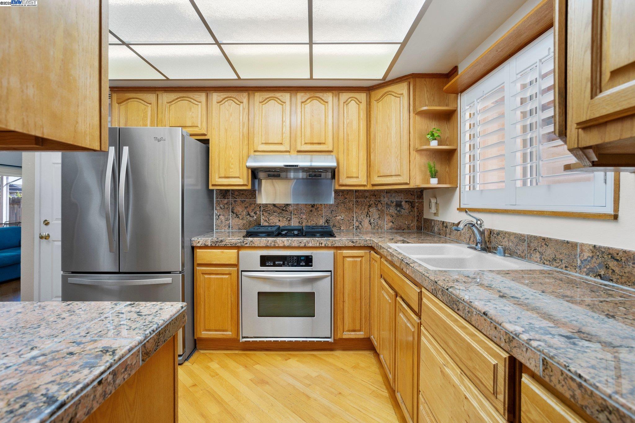 Detail Gallery Image 10 of 44 For 3158 Warwick Rd, Fremont,  CA 94555 - 4 Beds | 2 Baths