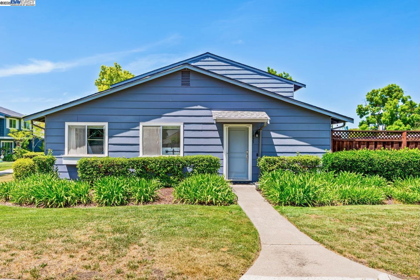 Detail Gallery Image 1 of 1 For 1825 Monterey Dr, Livermore,  CA 94551 - 3 Beds | 1 Baths