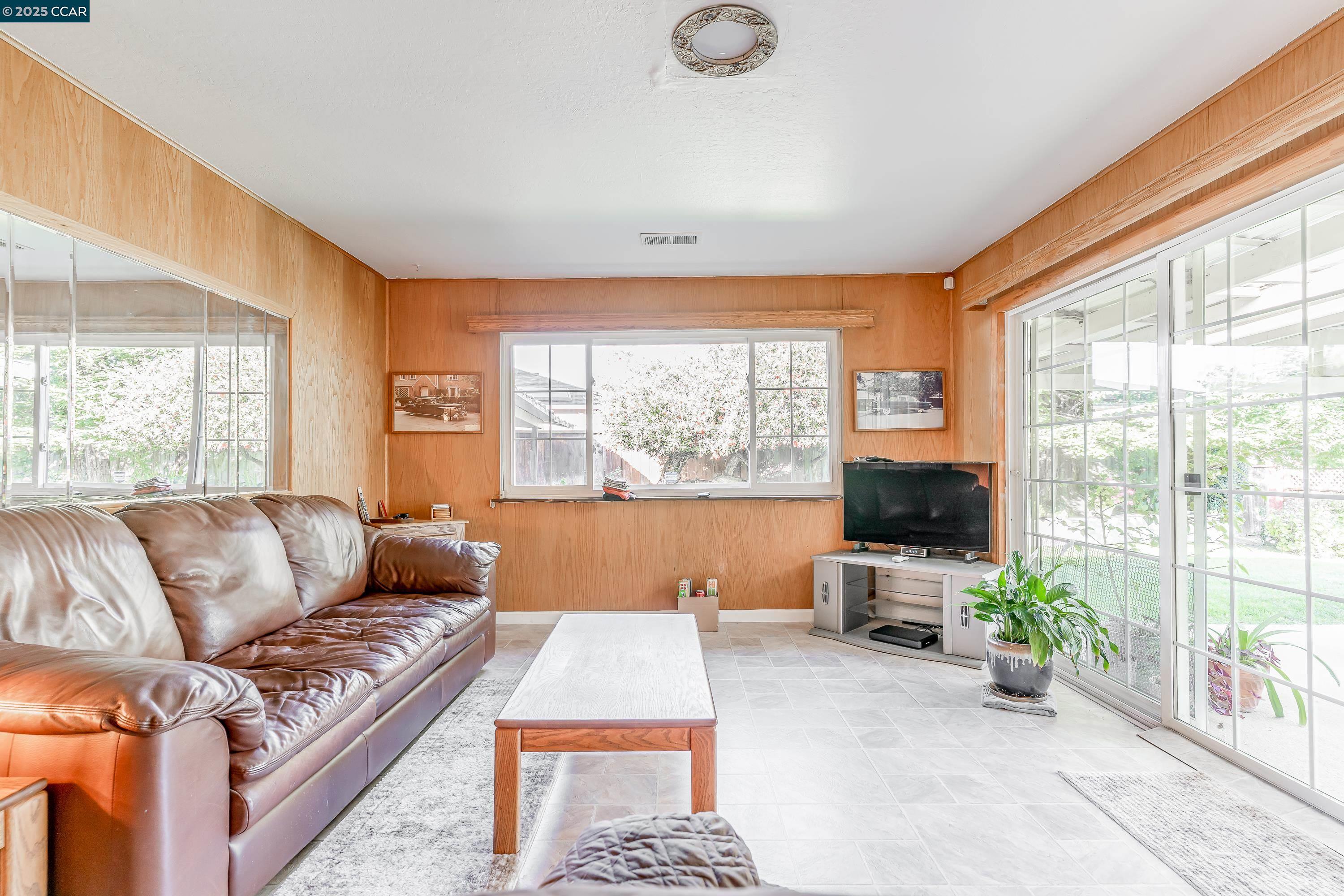Detail Gallery Image 23 of 60 For 2952 May Rd, Richmond,  CA 94803 - 3 Beds | 1 Baths