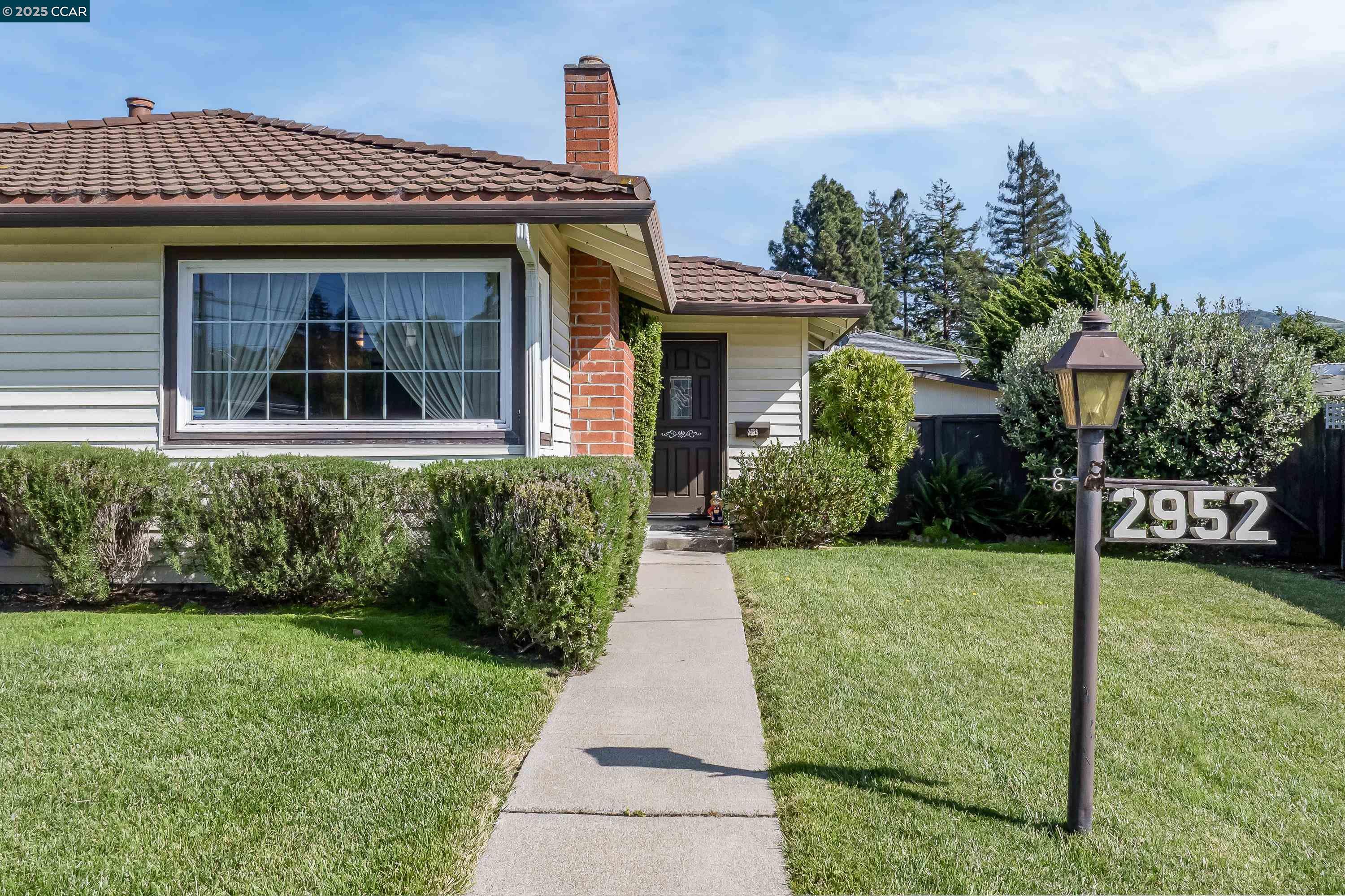 Detail Gallery Image 4 of 60 For 2952 May Rd, Richmond,  CA 94803 - 3 Beds | 1 Baths