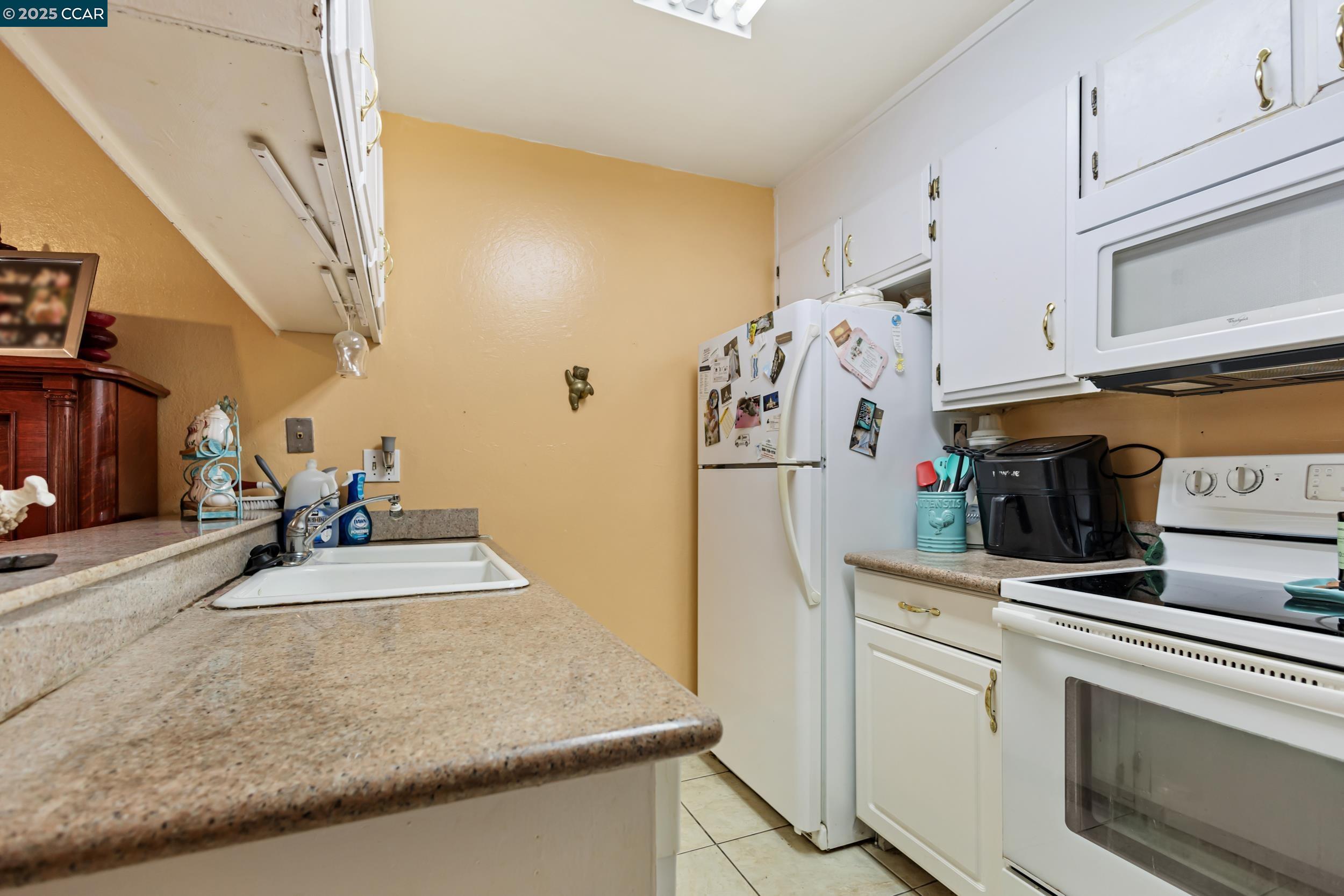 Photo #11: 41098272 Listing: Photo #11