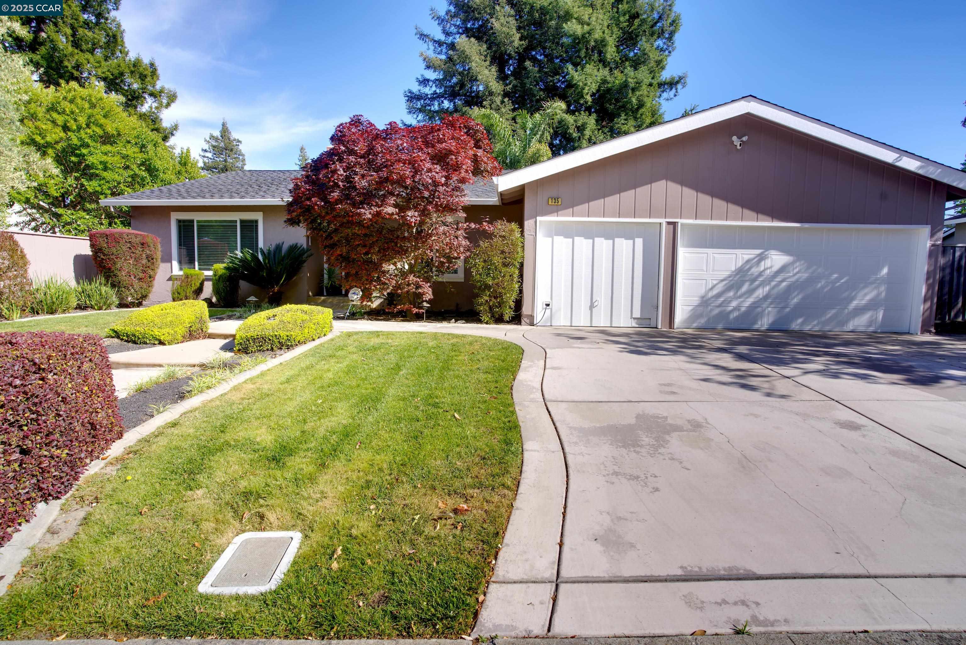 Detail Gallery Image 2 of 31 For 135 St. Patrick's Drive, Danville,  CA 94526 - 3 Beds | 2 Baths
