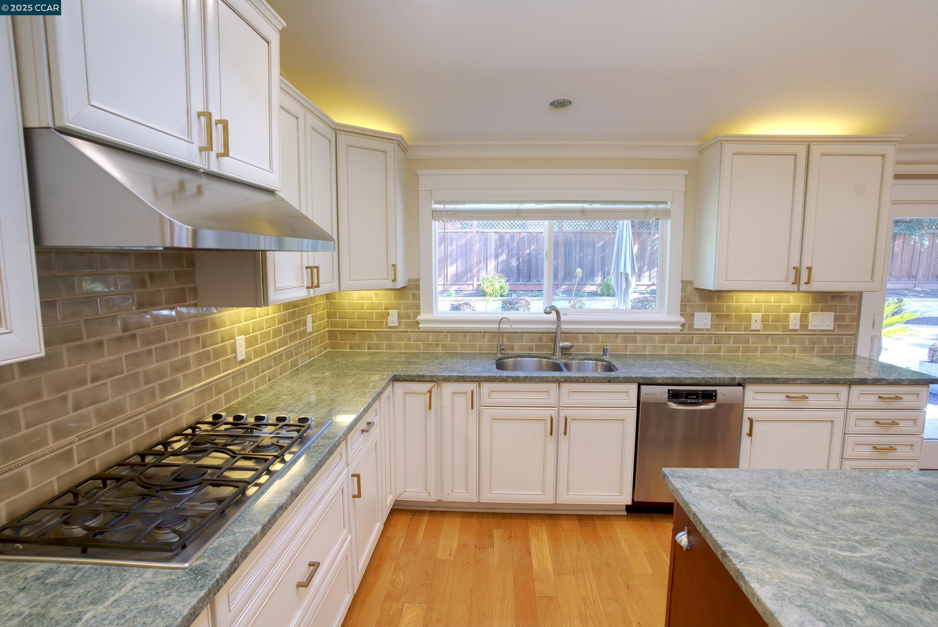 Detail Gallery Image 14 of 31 For 135 St. Patrick's Drive, Danville,  CA 94526 - 3 Beds | 2 Baths