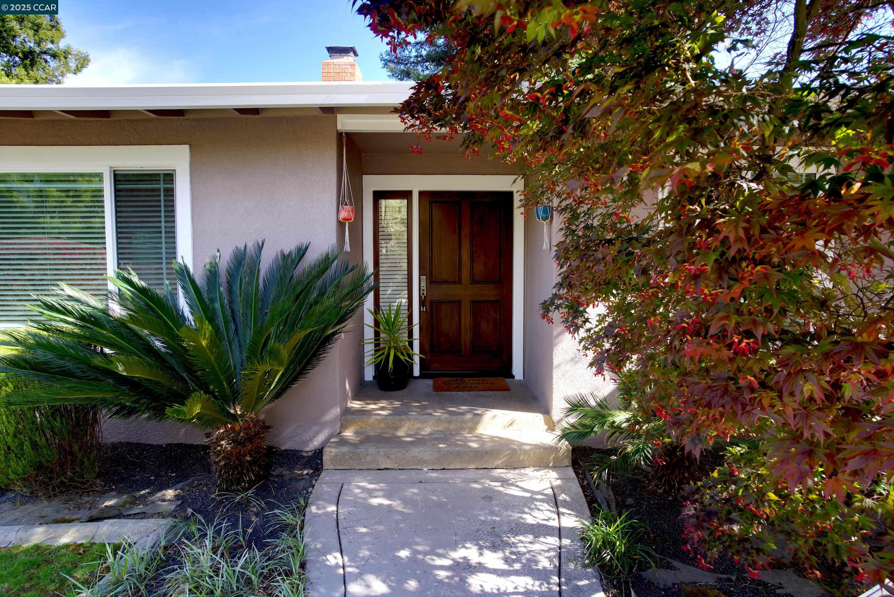 Detail Gallery Image 3 of 31 For 135 St. Patrick's Drive, Danville,  CA 94526 - 3 Beds | 2 Baths