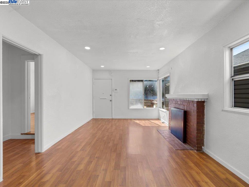 Detail Gallery Image 11 of 41 For 2637 Inyo Ave, Oakland,  CA 94601 - 3 Beds | 2 Baths