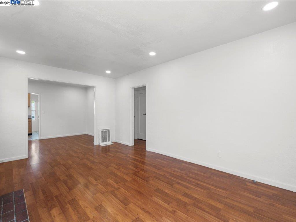 Detail Gallery Image 15 of 41 For 2637 Inyo Ave, Oakland,  CA 94601 - 3 Beds | 2 Baths