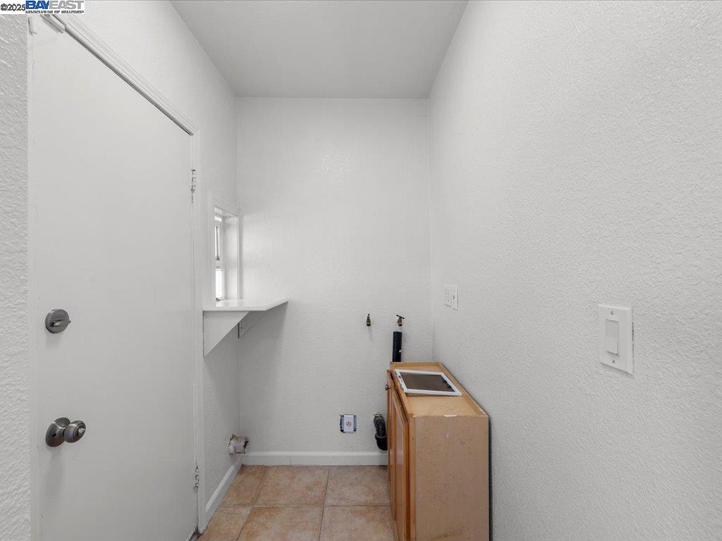 Detail Gallery Image 25 of 41 For 2637 Inyo Ave, Oakland,  CA 94601 - 3 Beds | 2 Baths