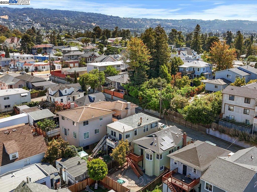 Detail Gallery Image 4 of 41 For 2637 Inyo Ave, Oakland,  CA 94601 - 3 Beds | 2 Baths
