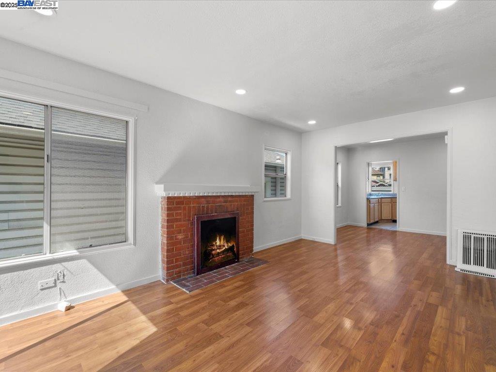 Detail Gallery Image 6 of 41 For 2637 Inyo Ave, Oakland,  CA 94601 - 3 Beds | 2 Baths