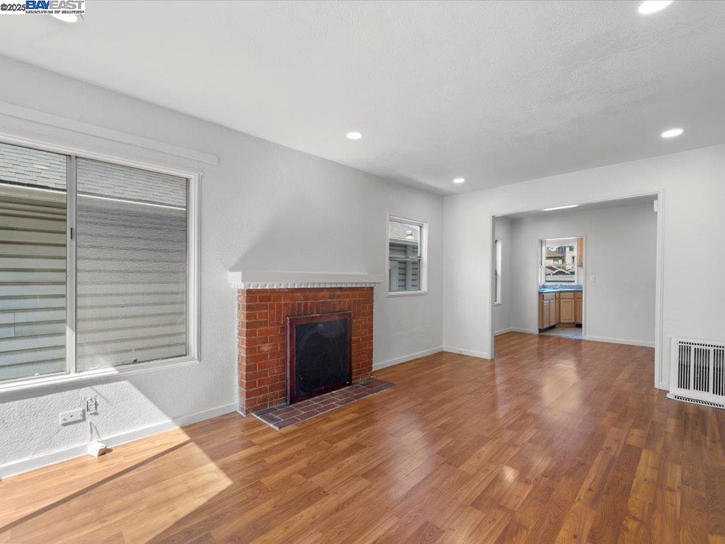 Detail Gallery Image 7 of 41 For 2637 Inyo Ave, Oakland,  CA 94601 - 3 Beds | 2 Baths