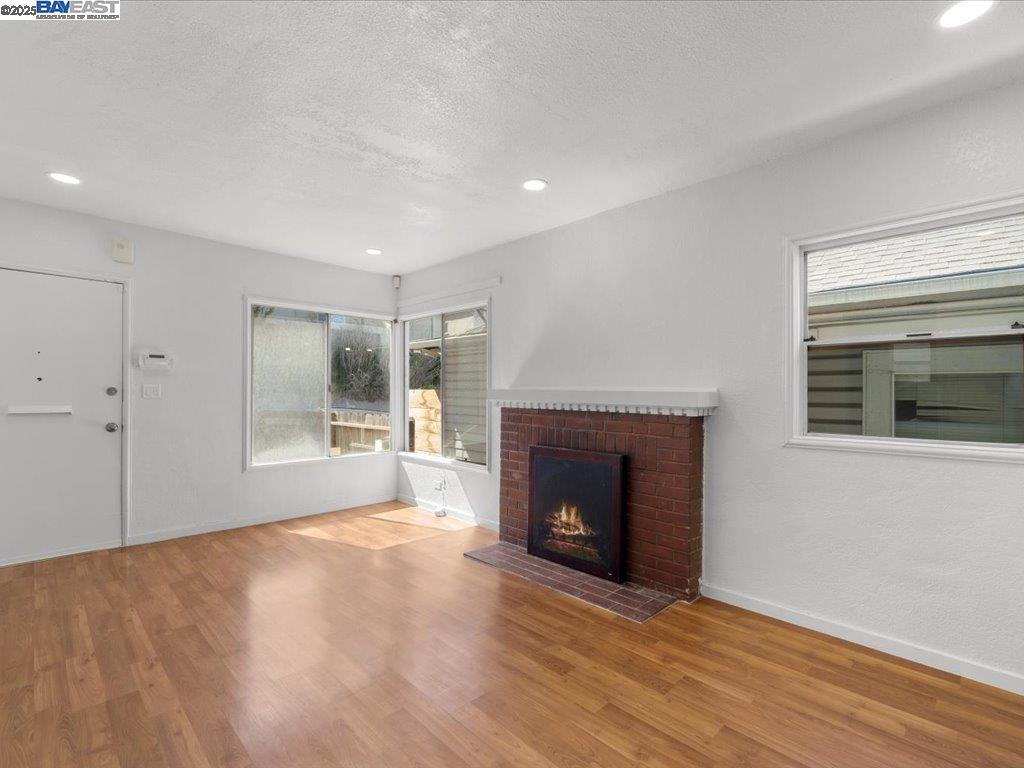 Detail Gallery Image 8 of 41 For 2637 Inyo Ave, Oakland,  CA 94601 - 3 Beds | 2 Baths