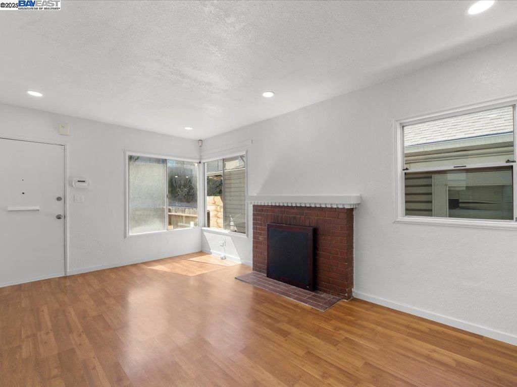 Detail Gallery Image 9 of 41 For 2637 Inyo Ave, Oakland,  CA 94601 - 3 Beds | 2 Baths
