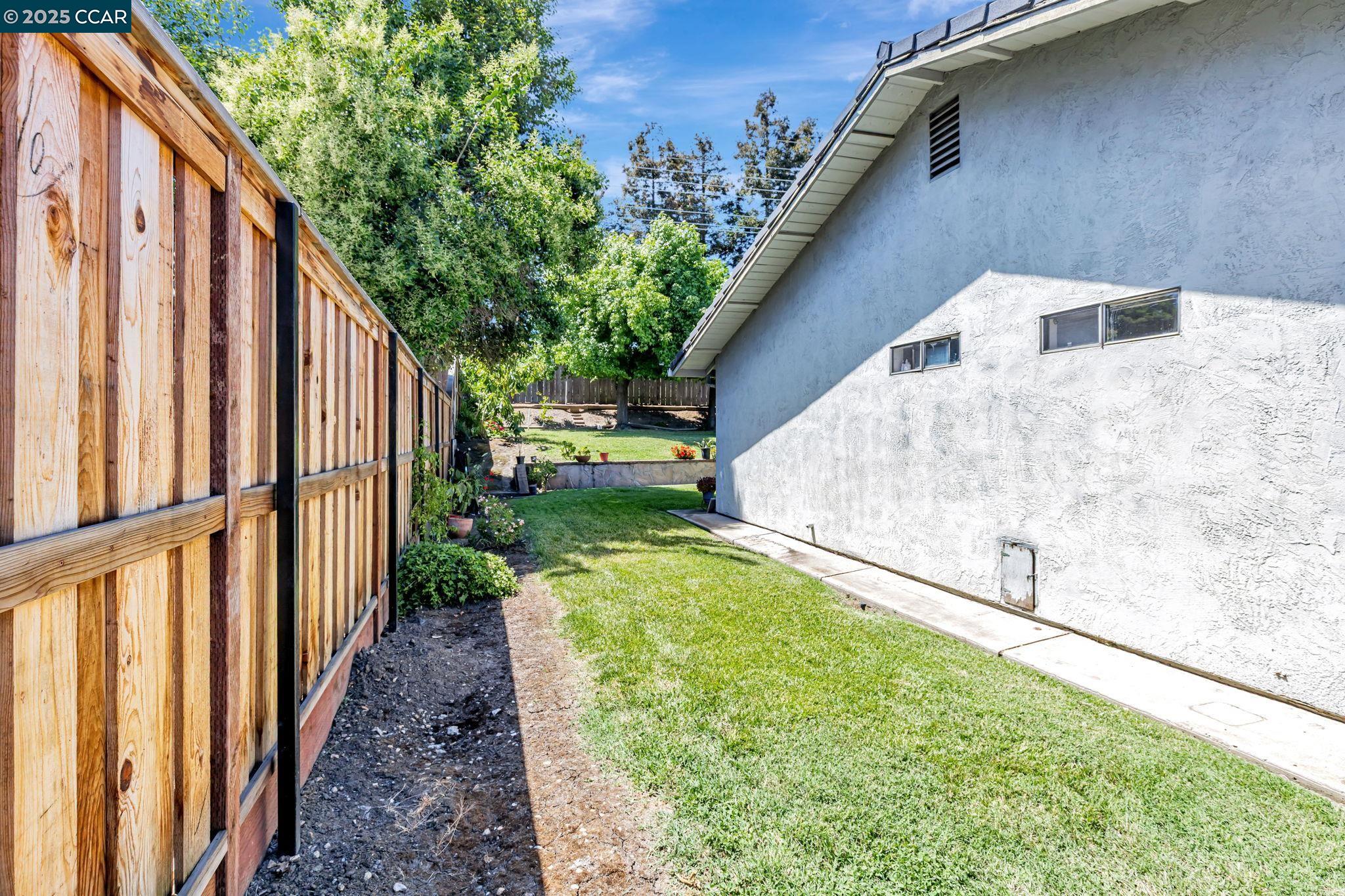 Detail Gallery Image 38 of 38 For 4564 Winding River Cir, Stockton,  CA 95219 - 3 Beds | 2 Baths