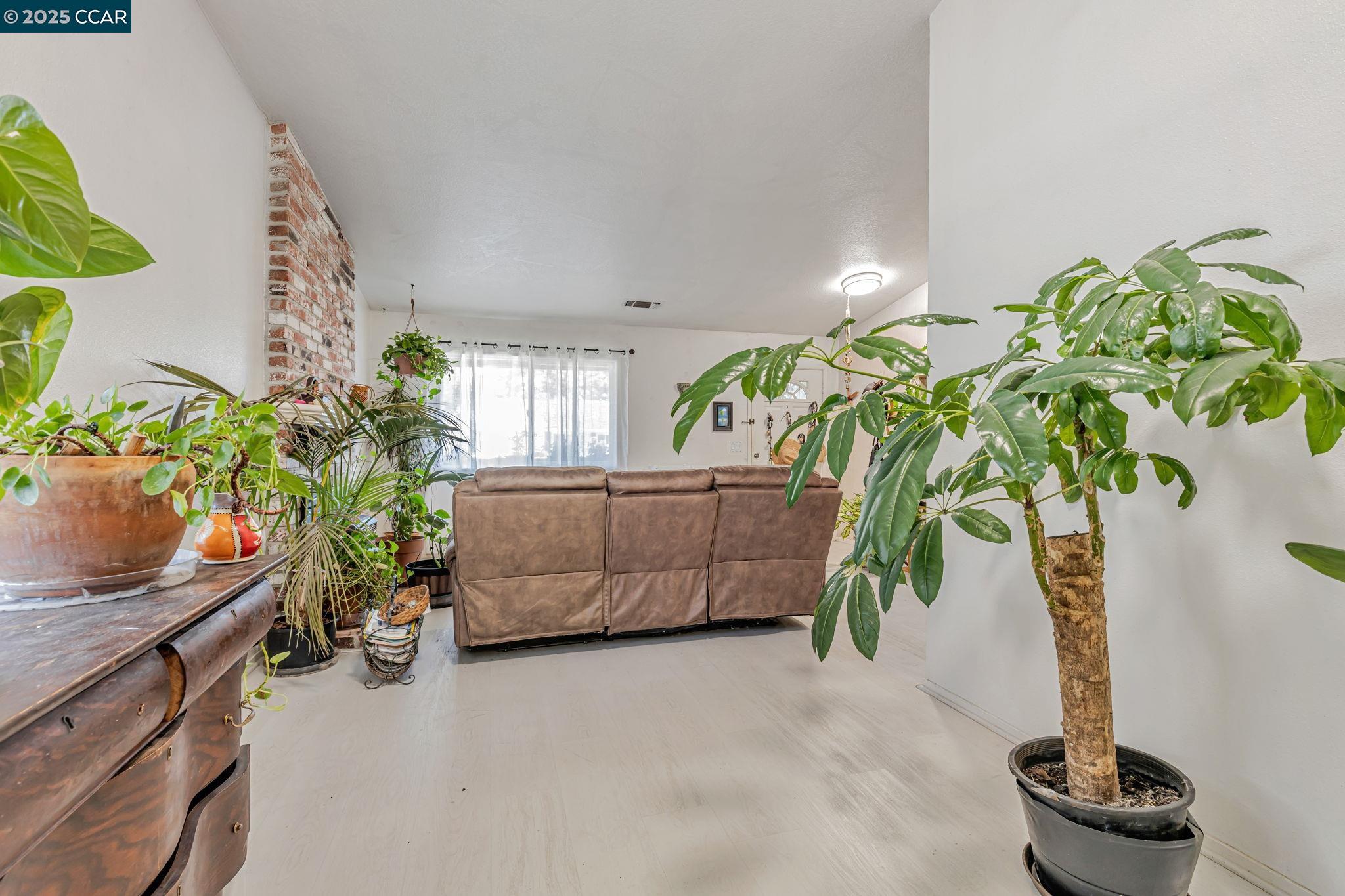 Detail Gallery Image 10 of 38 For 4564 Winding River Cir, Stockton,  CA 95219 - 3 Beds | 2 Baths