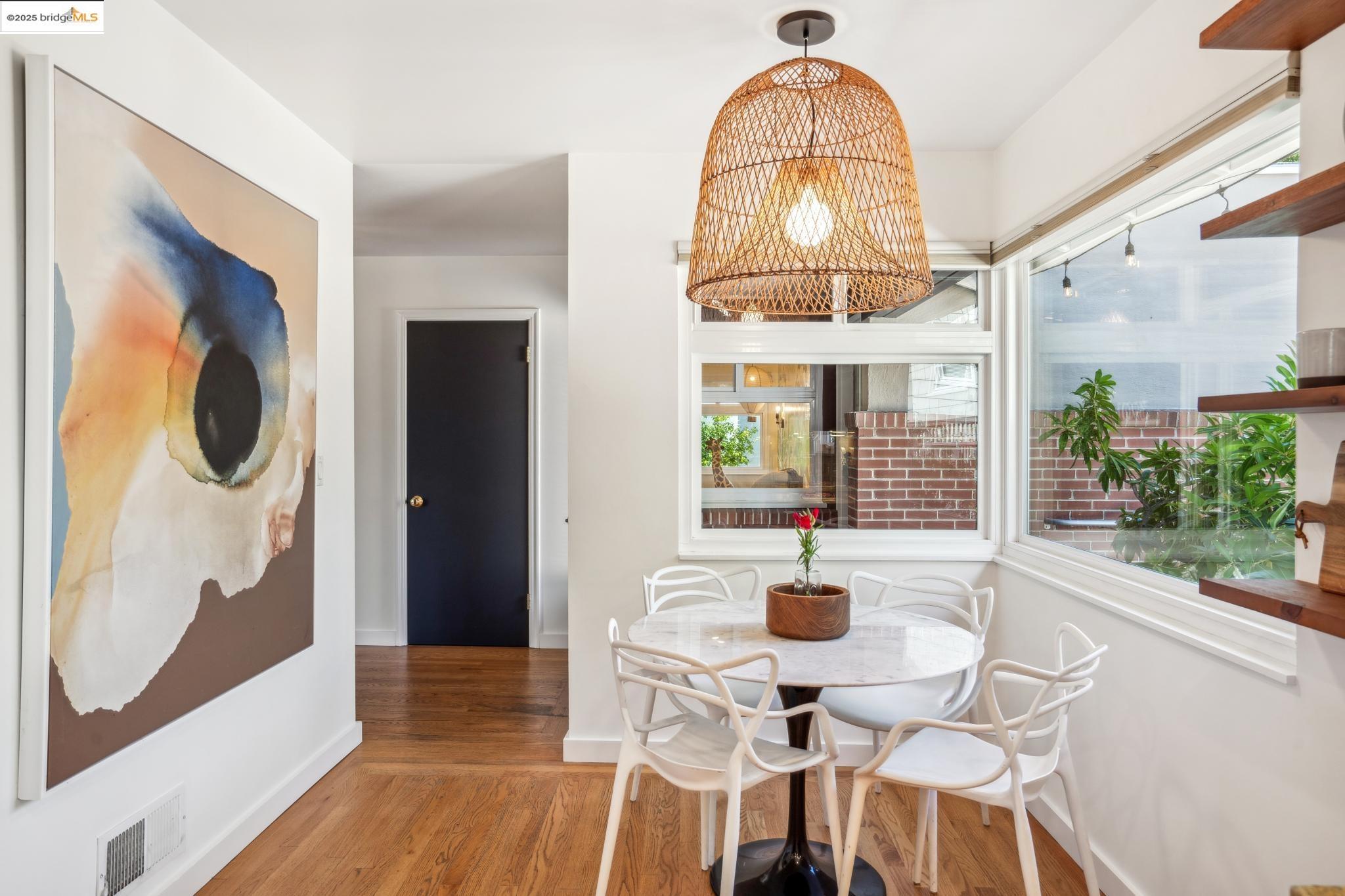 Detail Gallery Image 16 of 60 For 3901 Oakmore Rd, Oakland,  CA 94602 - 4 Beds | 3 Baths
