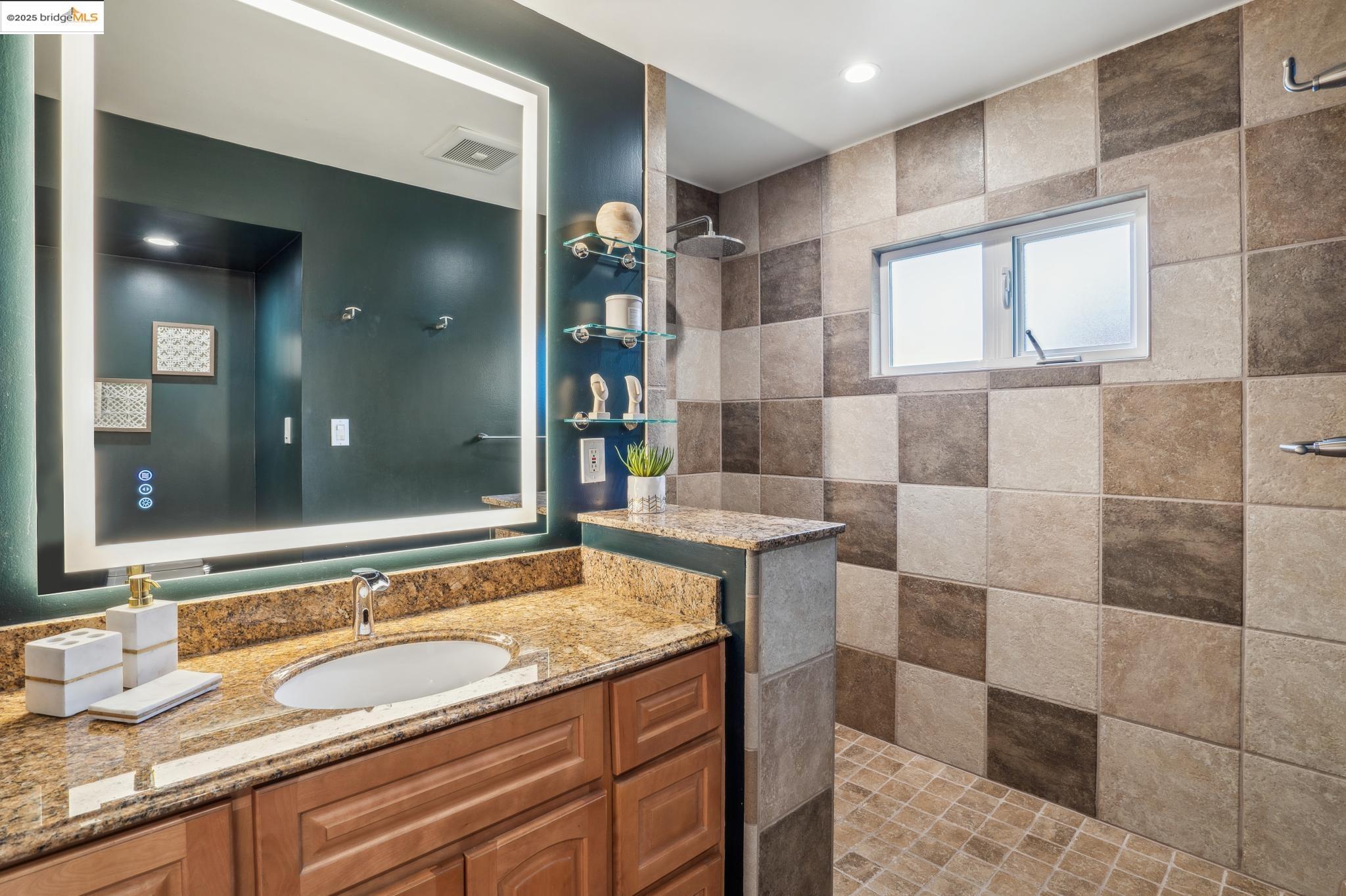 Detail Gallery Image 29 of 60 For 3901 Oakmore Rd, Oakland,  CA 94602 - 4 Beds | 3 Baths