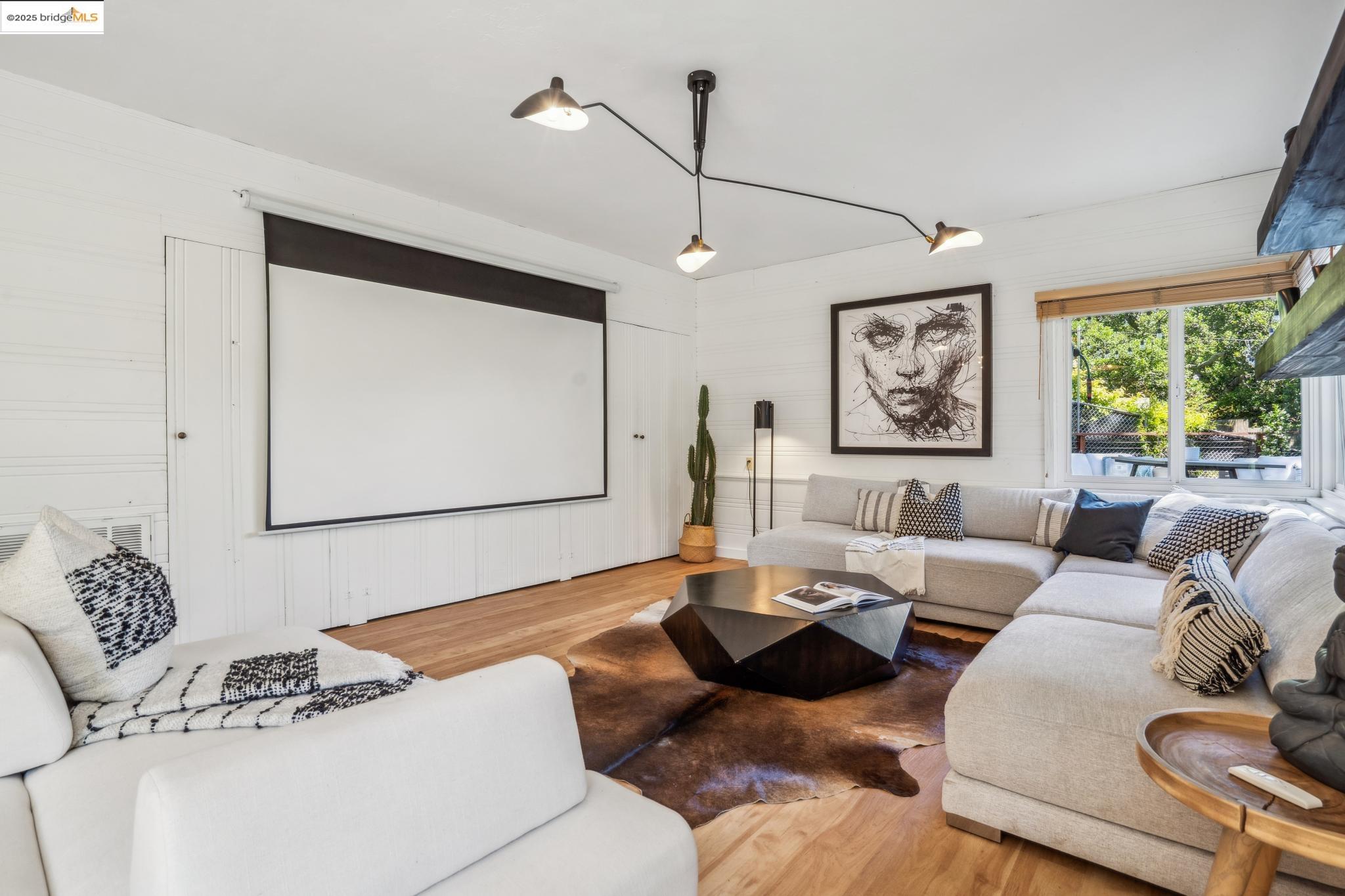 Detail Gallery Image 33 of 60 For 3901 Oakmore Rd, Oakland,  CA 94602 - 4 Beds | 3 Baths
