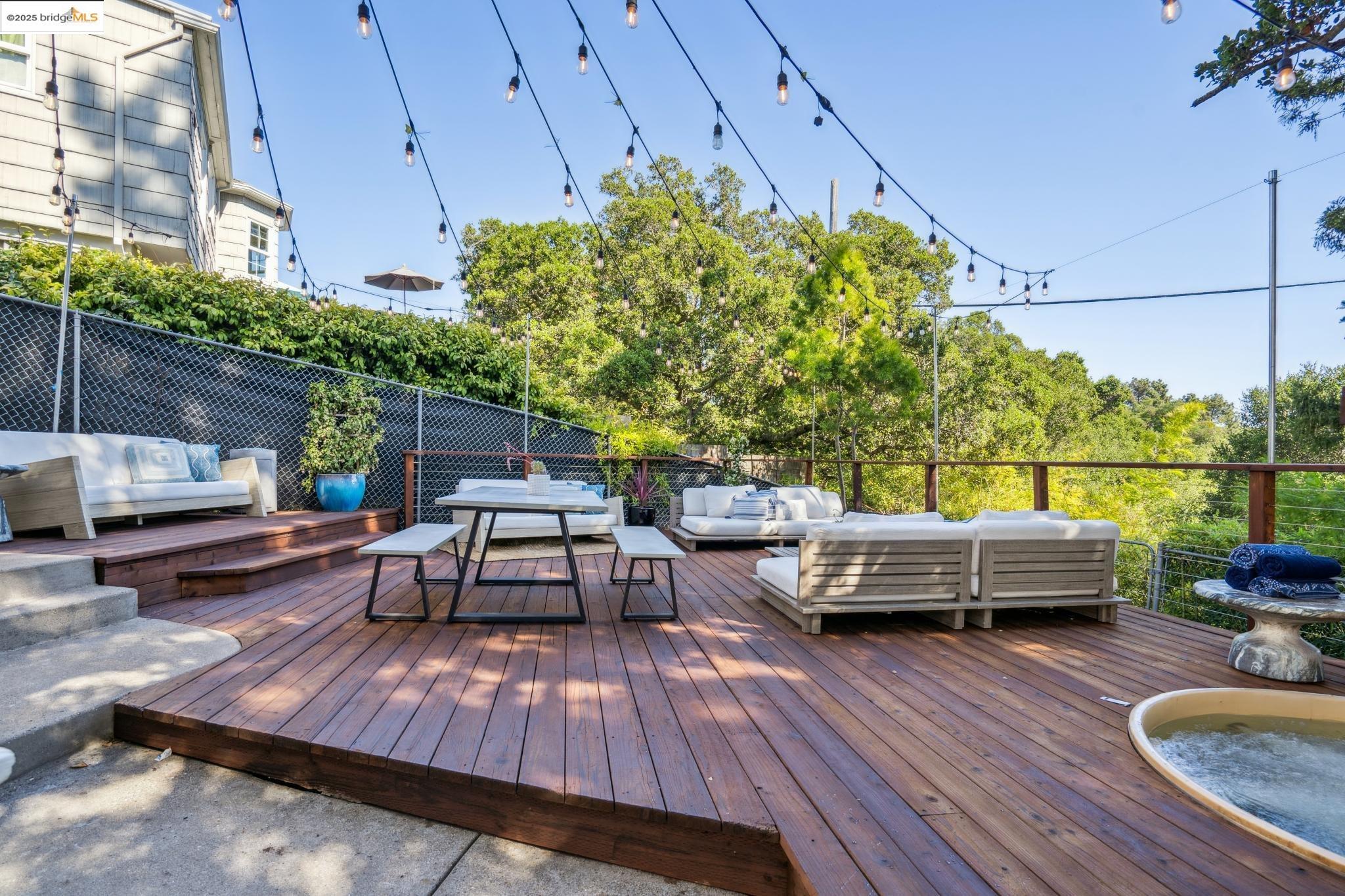 Detail Gallery Image 42 of 60 For 3901 Oakmore Rd, Oakland,  CA 94602 - 4 Beds | 3 Baths