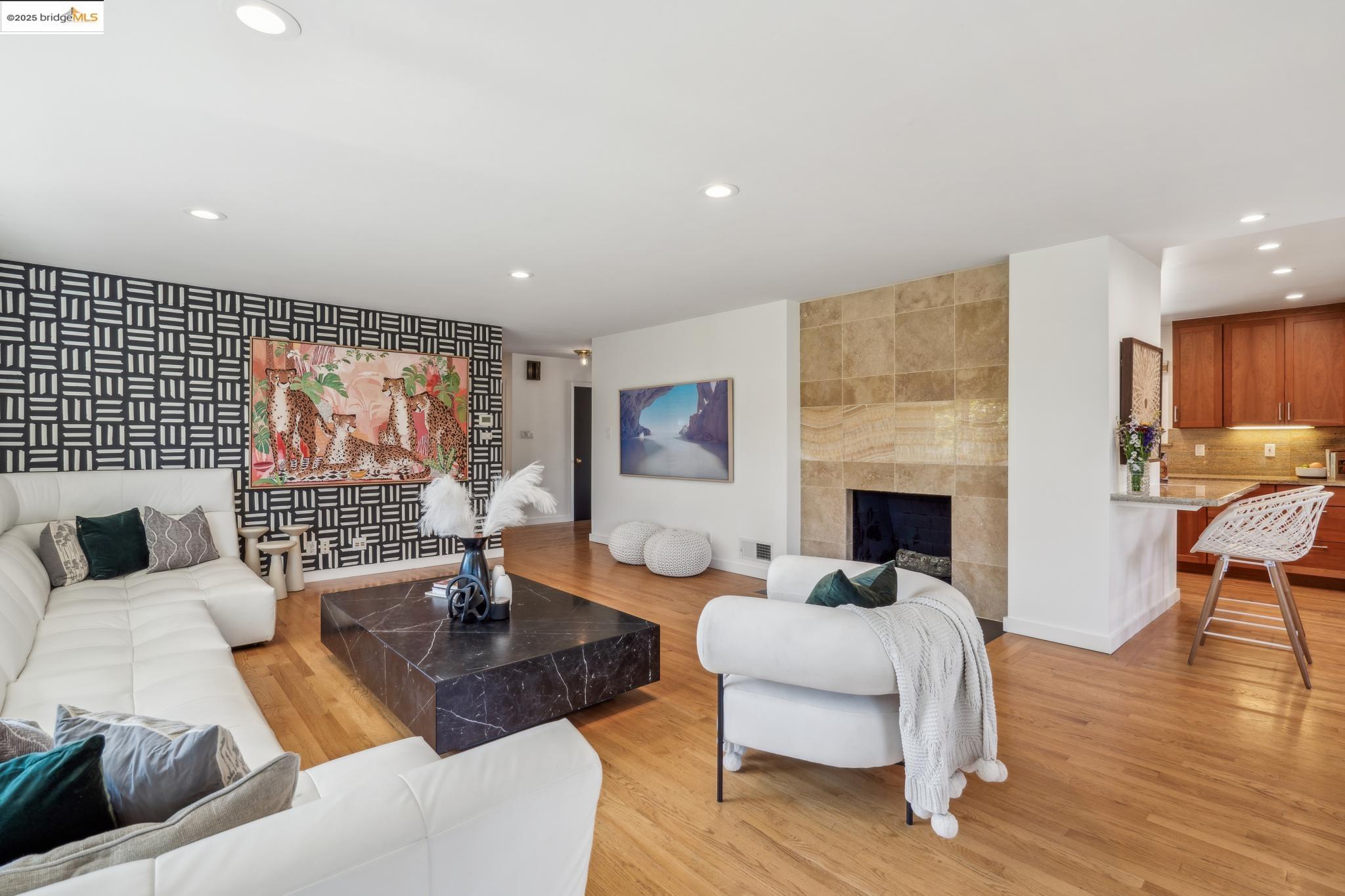 Detail Gallery Image 7 of 60 For 3901 Oakmore Rd, Oakland,  CA 94602 - 4 Beds | 3 Baths