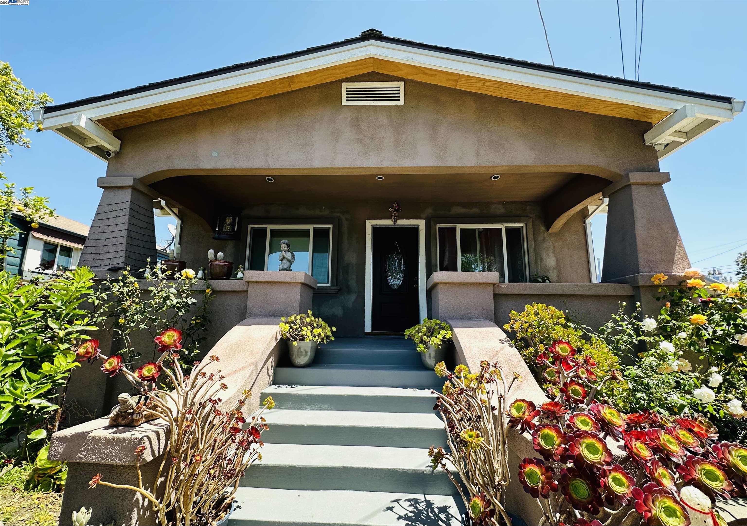 Detail Gallery Image 1 of 1 For 7820 Garfield Ave, Oakland,  CA 94605 - 2 Beds | 1 Baths