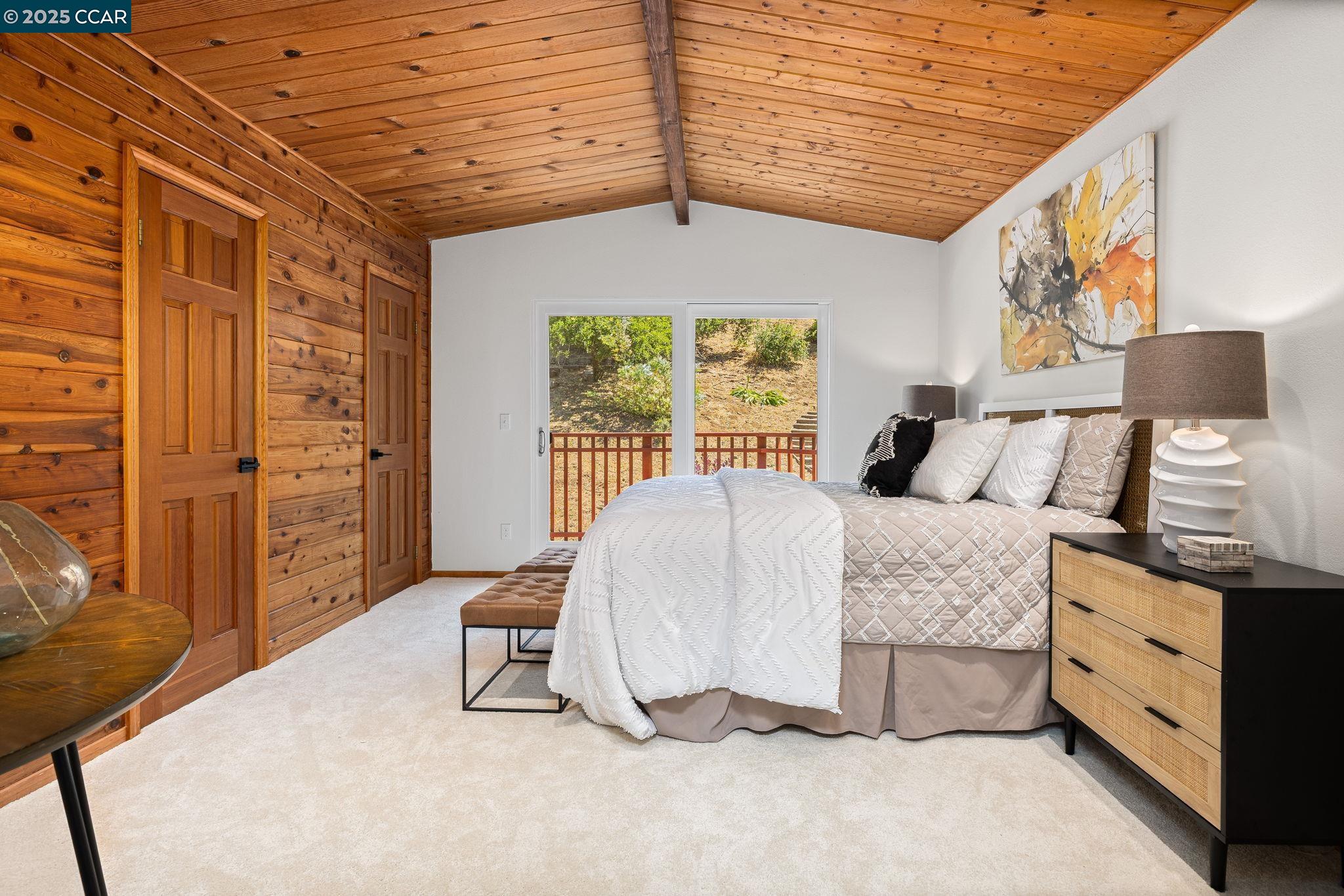Detail Gallery Image 12 of 26 For 1725 Springbrook Rd, Lafayette,  CA 94549 - 5 Beds | 2 Baths