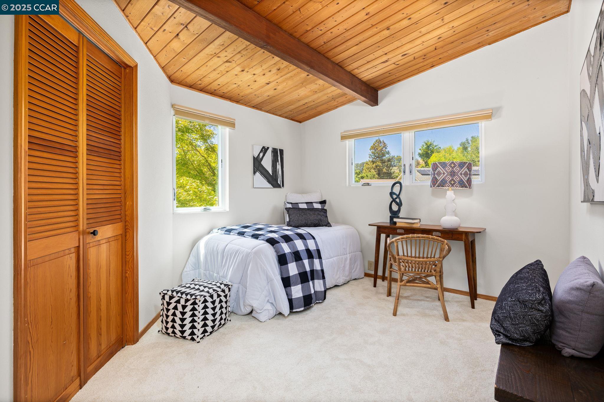 Detail Gallery Image 15 of 26 For 1725 Springbrook Rd, Lafayette,  CA 94549 - 5 Beds | 2 Baths
