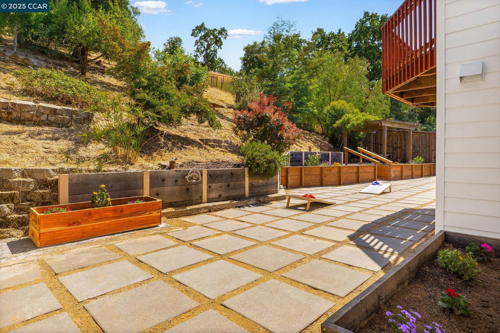 Detail Gallery Image 21 of 26 For 1725 Springbrook Rd, Lafayette,  CA 94549 - 5 Beds | 2 Baths