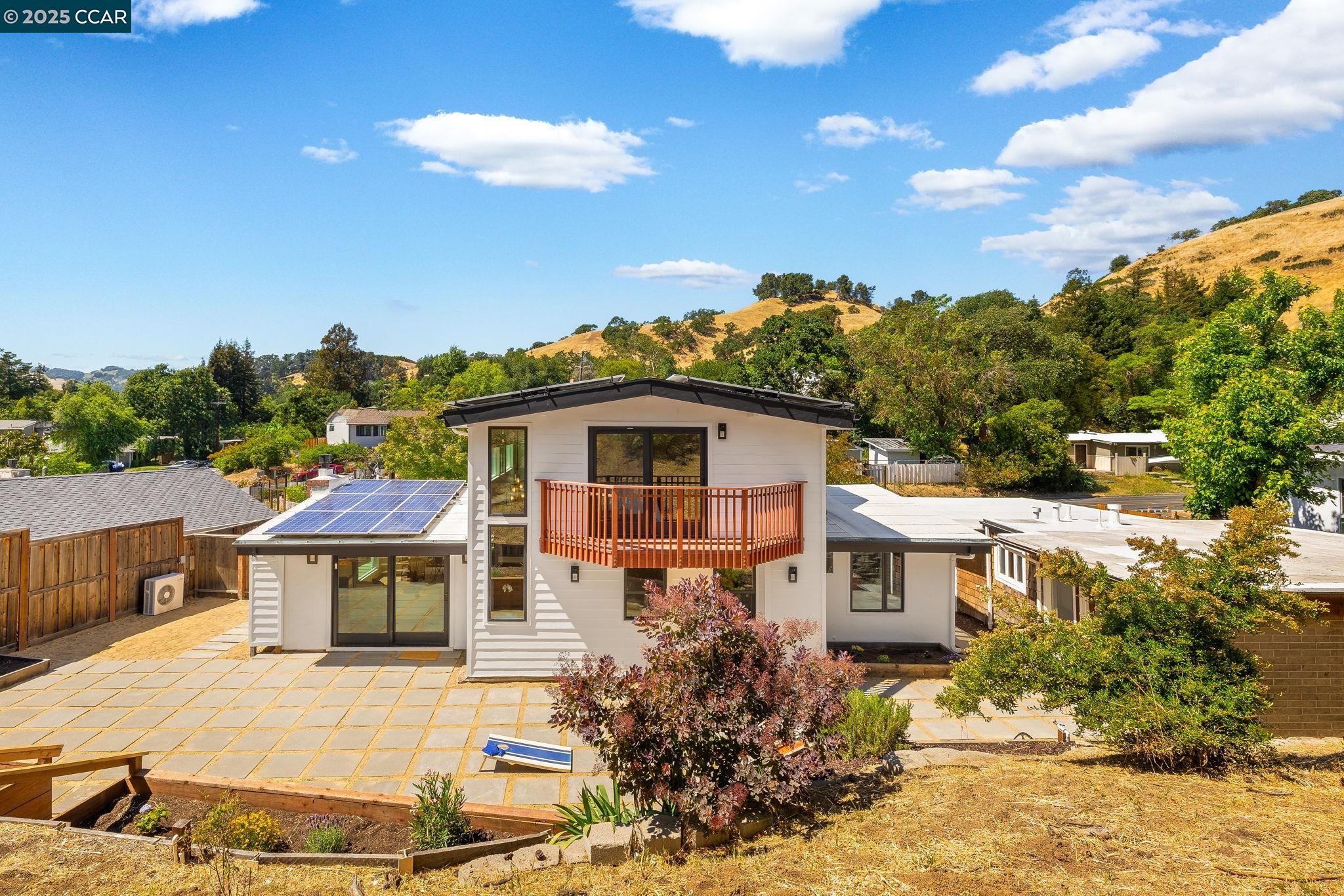 Detail Gallery Image 23 of 26 For 1725 Springbrook Rd, Lafayette,  CA 94549 - 5 Beds | 2 Baths