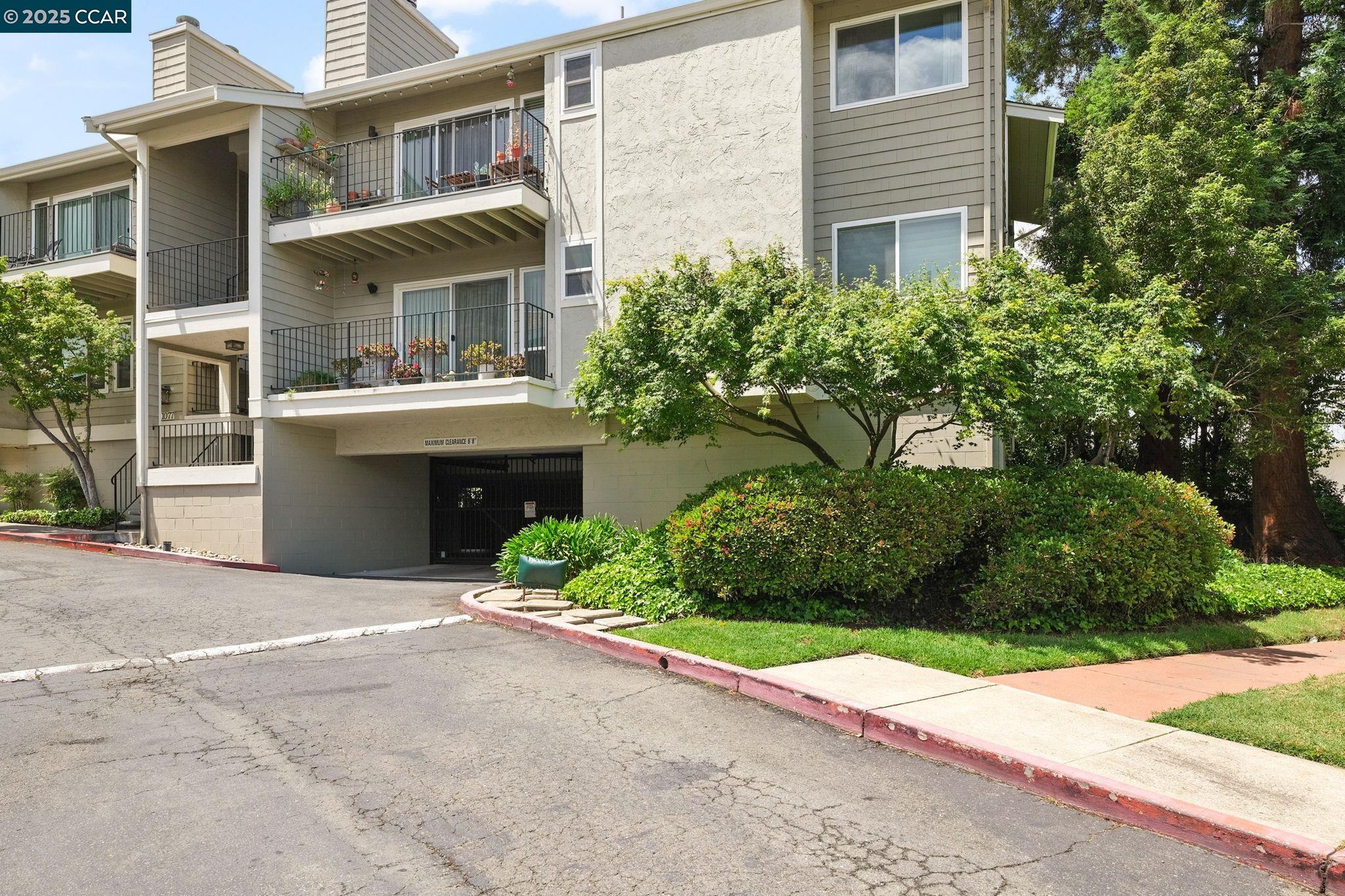 Detail Gallery Image 2 of 29 For 1077 Wesley Ct #7,  Walnut Creek,  CA 94597 - 2 Beds | 2 Baths