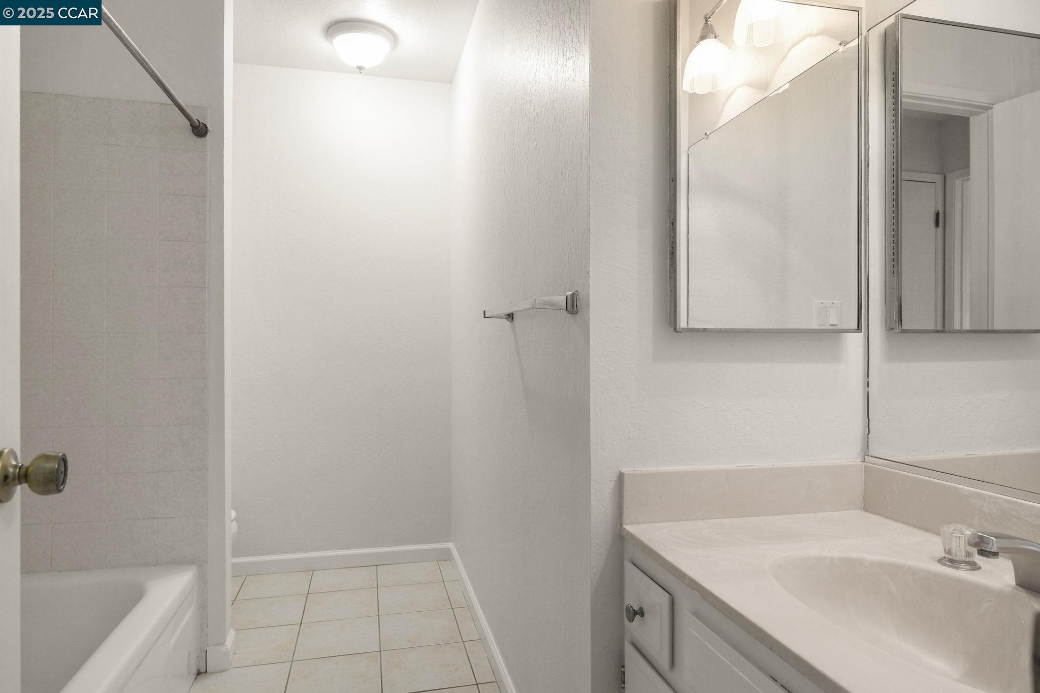 Detail Gallery Image 27 of 29 For 1077 Wesley Ct #7,  Walnut Creek,  CA 94597 - 2 Beds | 2 Baths