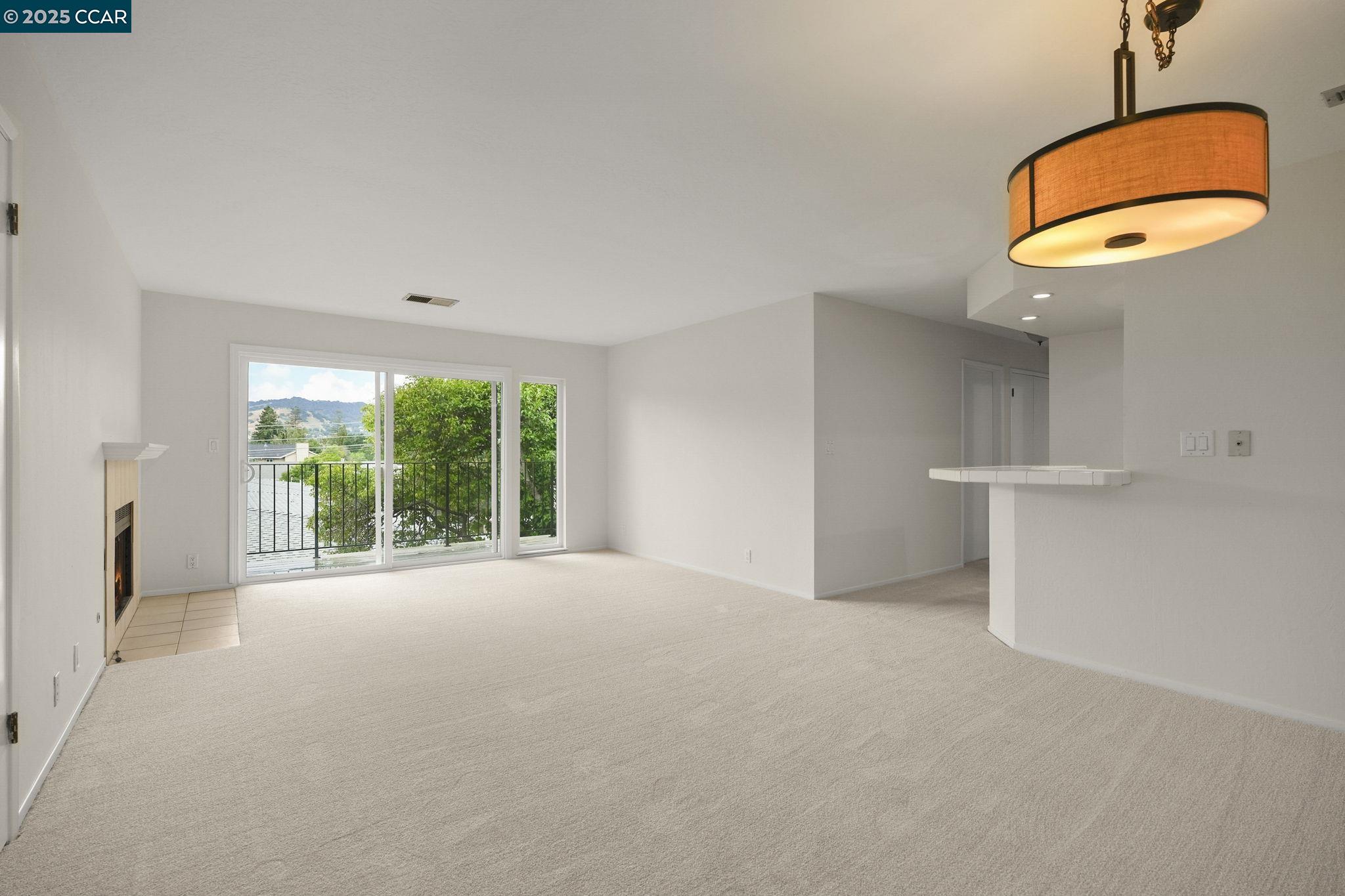 Detail Gallery Image 4 of 29 For 1077 Wesley Ct #7,  Walnut Creek,  CA 94597 - 2 Beds | 2 Baths