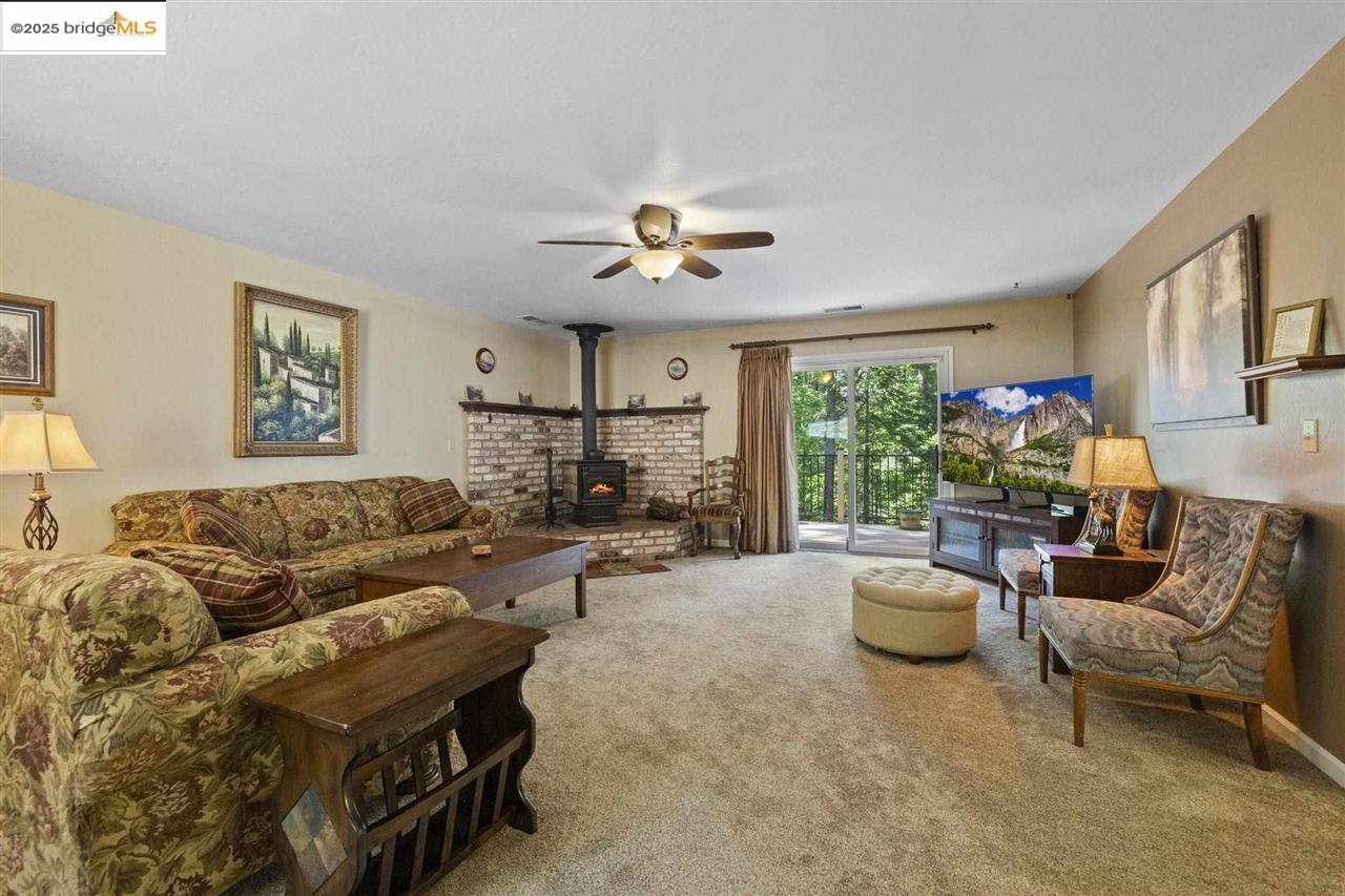 Detail Gallery Image 2 of 31 For 16975 E Brookside, Sonora,  CA 95370 - 3 Beds | 2 Baths