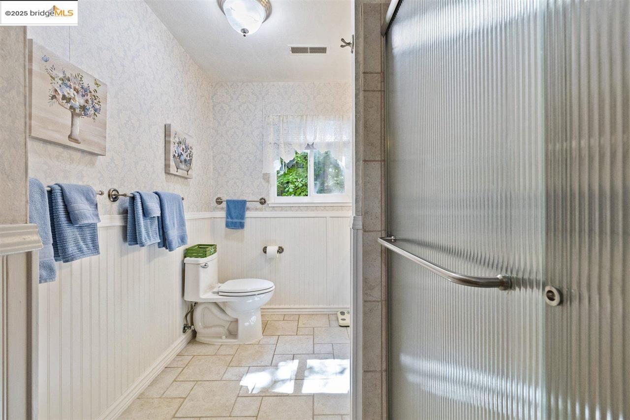 Detail Gallery Image 16 of 31 For 16975 E Brookside, Sonora,  CA 95370 - 3 Beds | 2 Baths