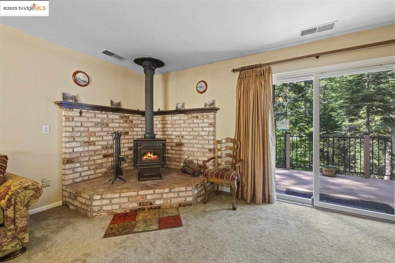 Detail Gallery Image 3 of 31 For 16975 E Brookside, Sonora,  CA 95370 - 3 Beds | 2 Baths