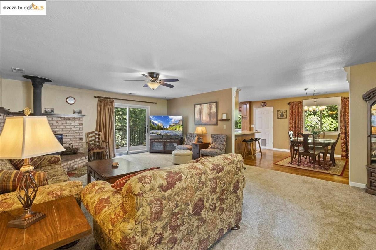 Detail Gallery Image 6 of 31 For 16975 E Brookside, Sonora,  CA 95370 - 3 Beds | 2 Baths