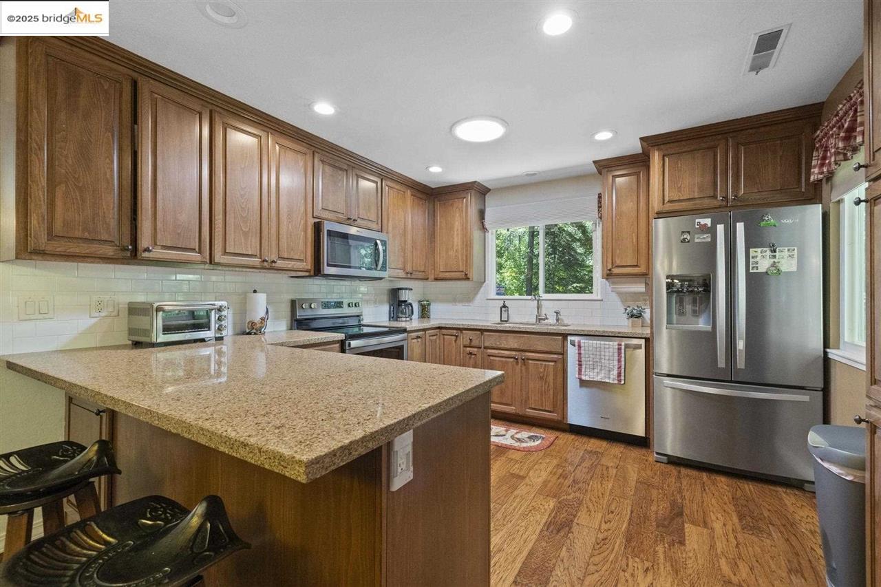 Detail Gallery Image 7 of 31 For 16975 E Brookside, Sonora,  CA 95370 - 3 Beds | 2 Baths