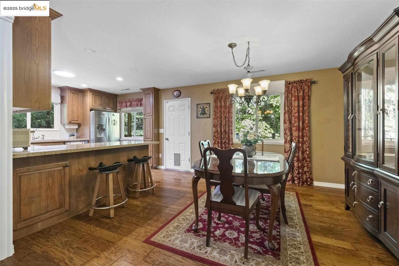 Detail Gallery Image 10 of 31 For 16975 E Brookside, Sonora,  CA 95370 - 3 Beds | 2 Baths
