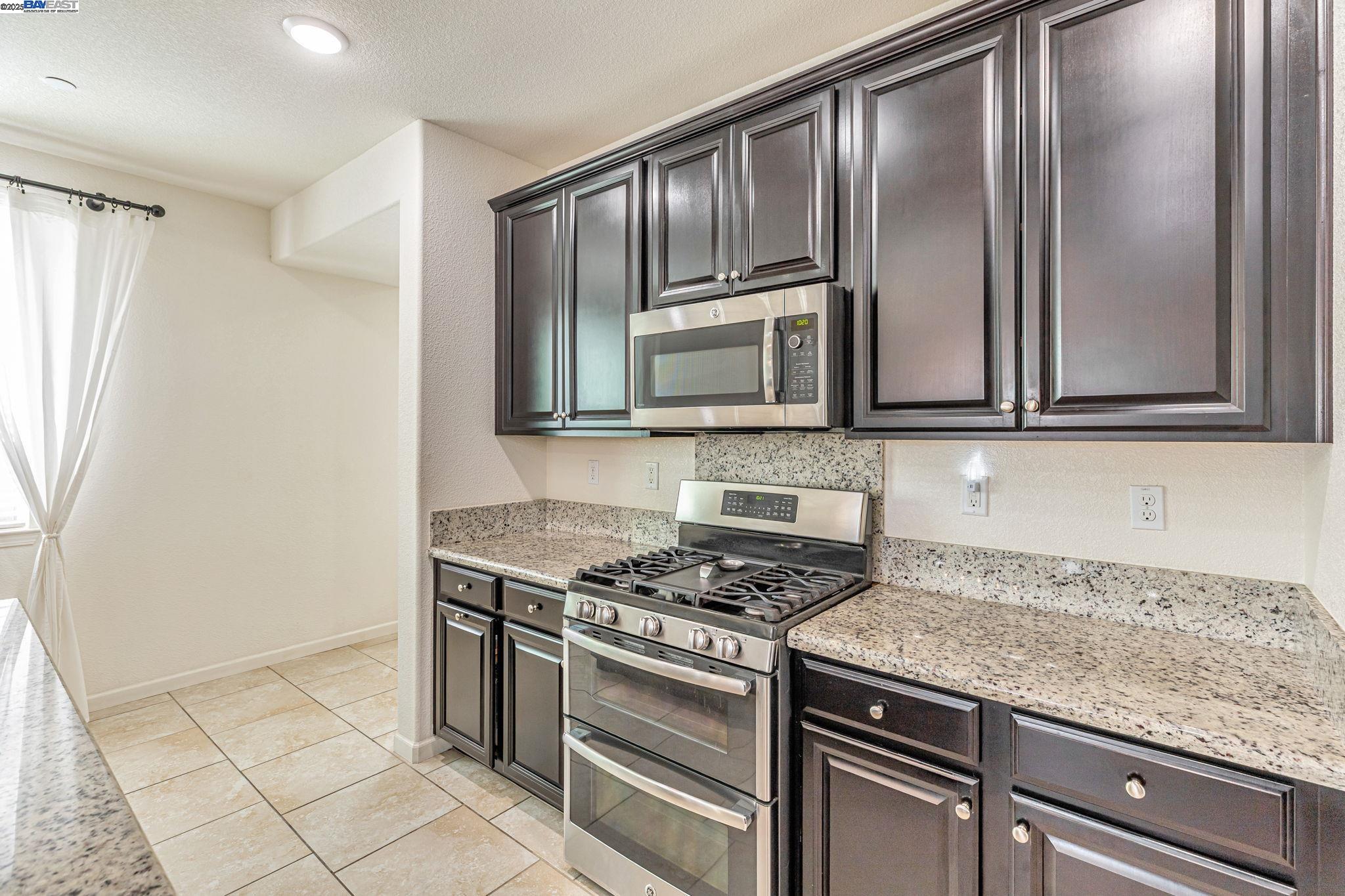 Detail Gallery Image 20 of 50 For 9315 Wild Lilac Cir, Sacramento,  CA 95829 - 4 Beds | 2 Baths