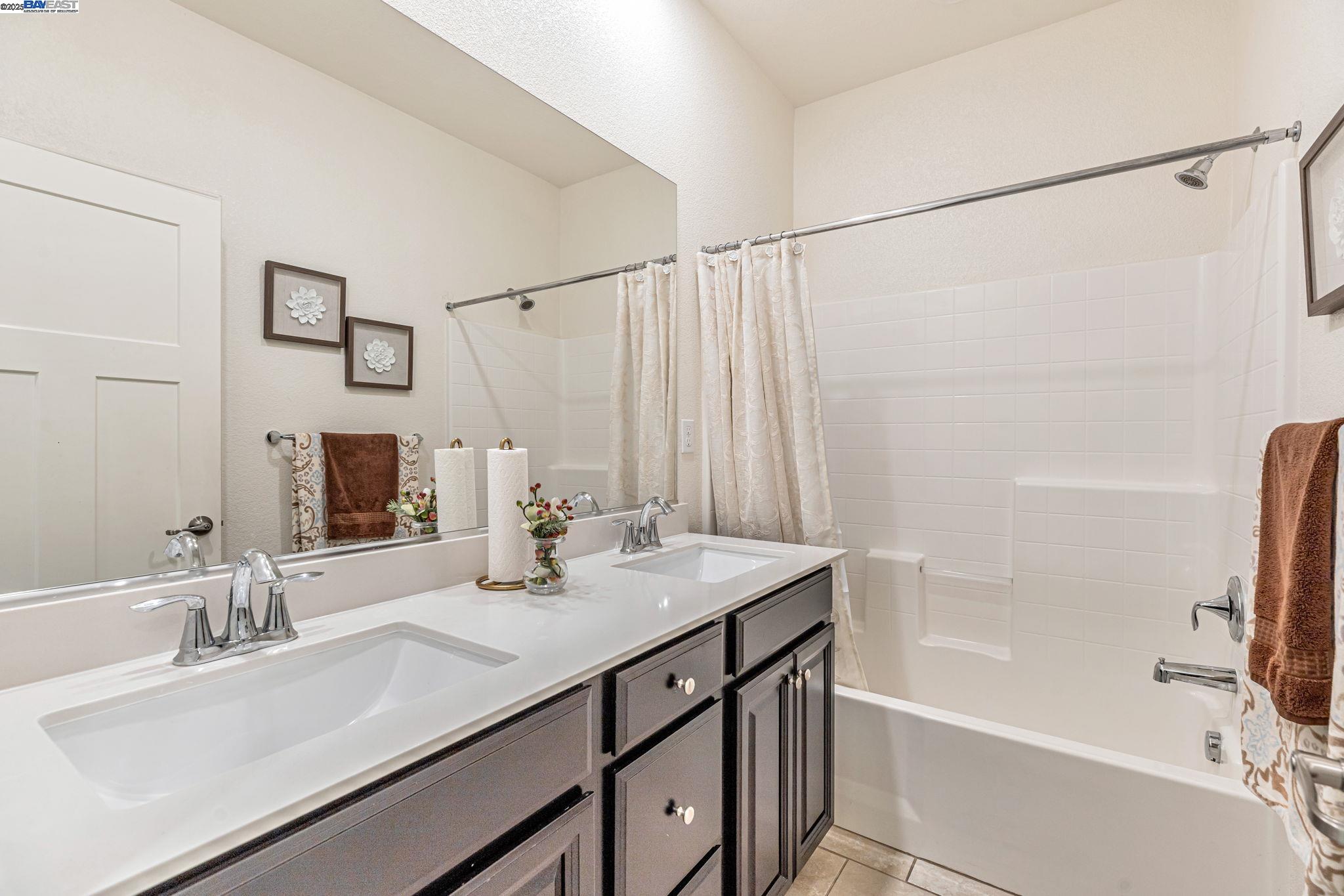 Detail Gallery Image 40 of 50 For 9315 Wild Lilac Cir, Sacramento,  CA 95829 - 4 Beds | 2 Baths