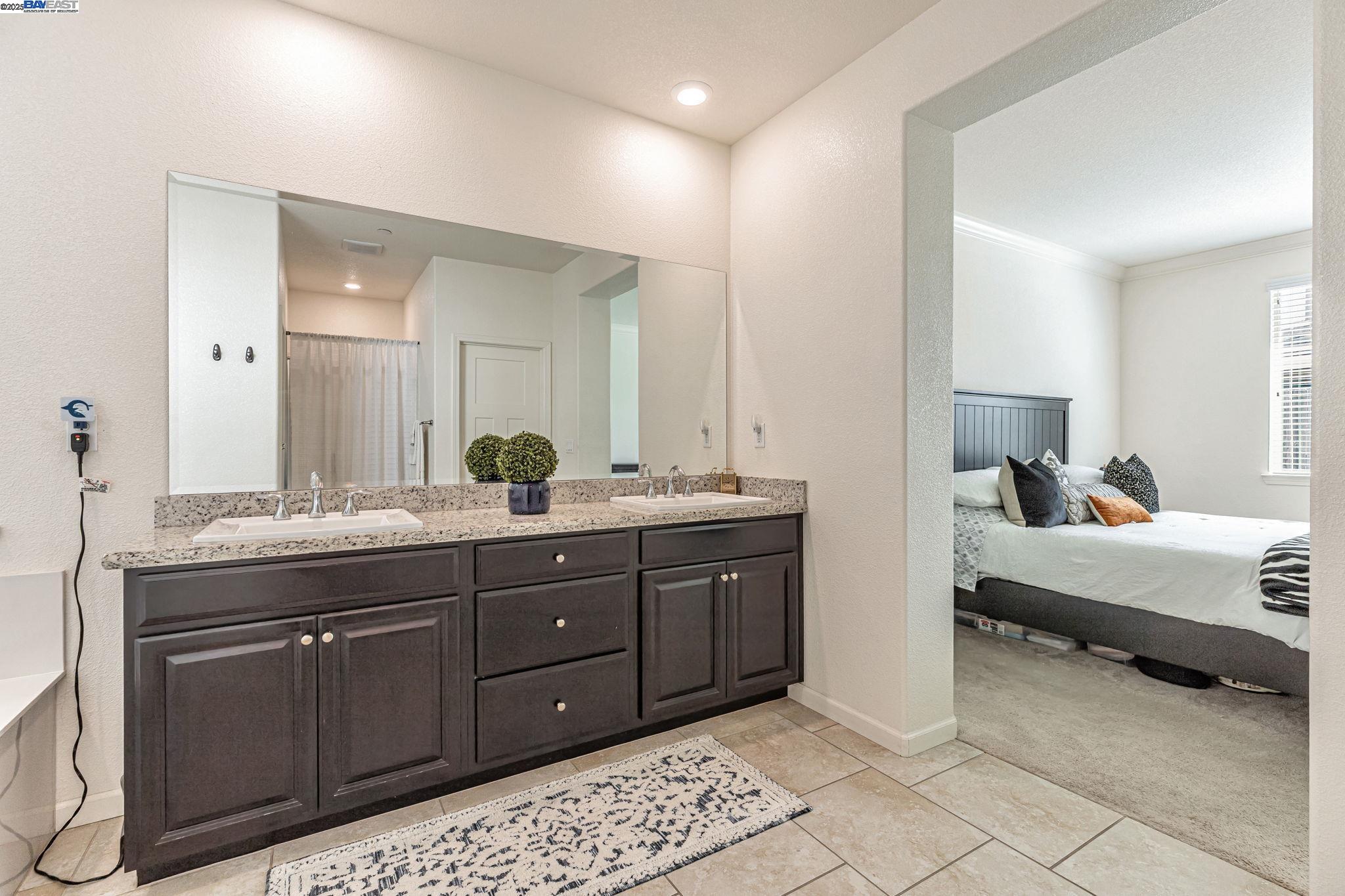 Detail Gallery Image 42 of 50 For 9315 Wild Lilac Cir, Sacramento,  CA 95829 - 4 Beds | 2 Baths
