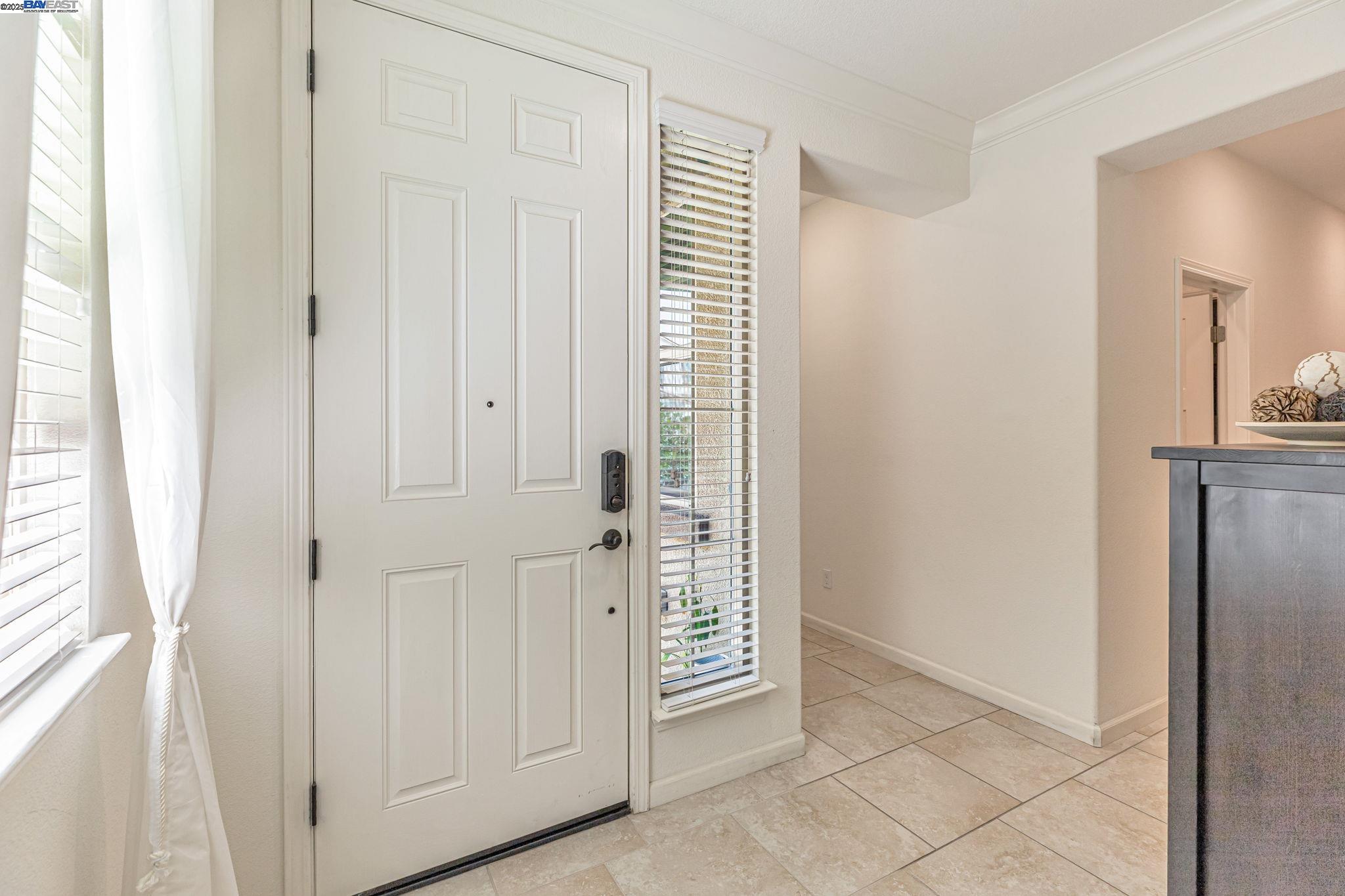 Detail Gallery Image 6 of 50 For 9315 Wild Lilac Cir, Sacramento,  CA 95829 - 4 Beds | 2 Baths