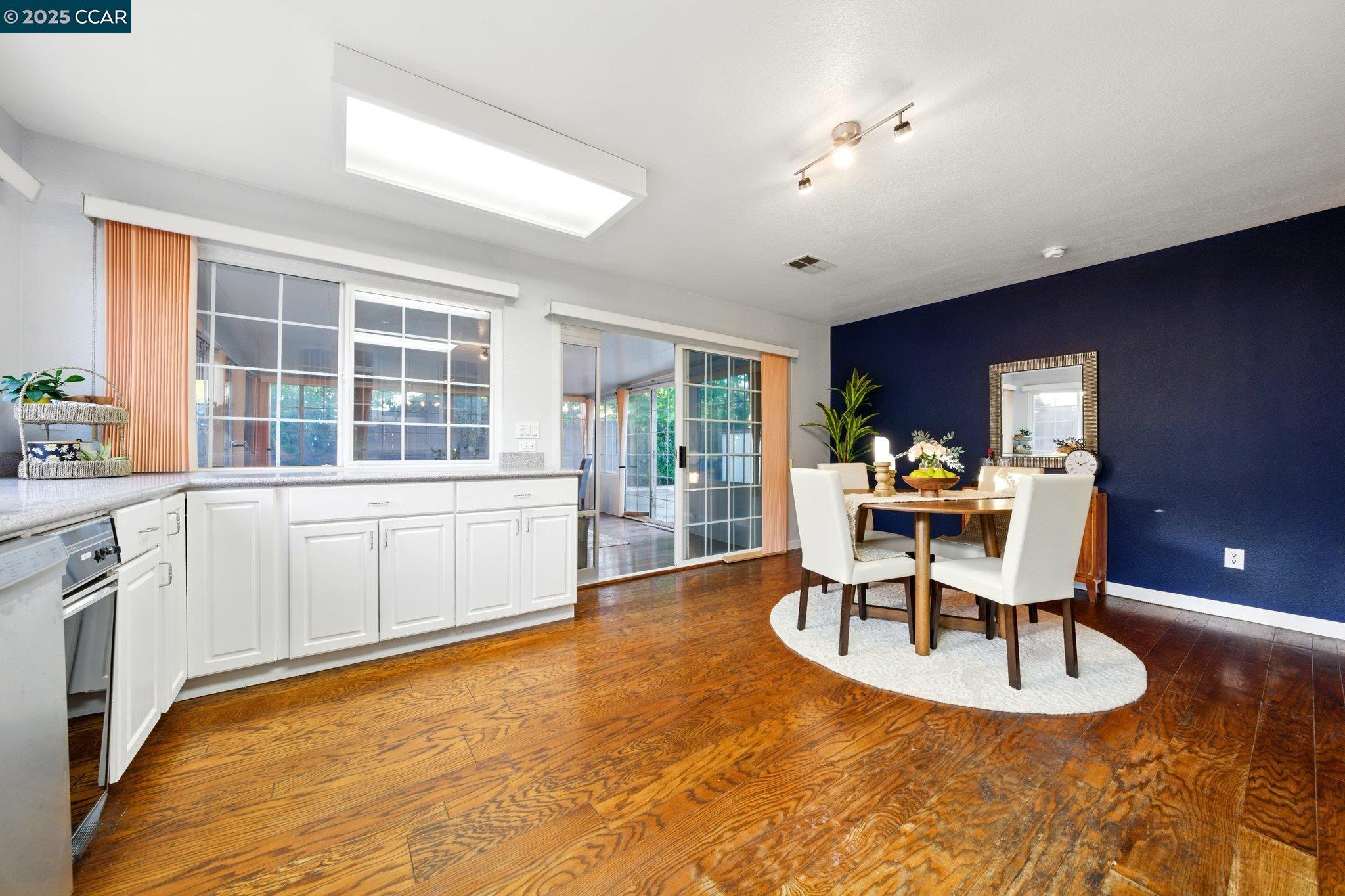 Detail Gallery Image 11 of 52 For 3312 Steele Dr, Bay Point,  CA 94565 - 3 Beds | 2 Baths