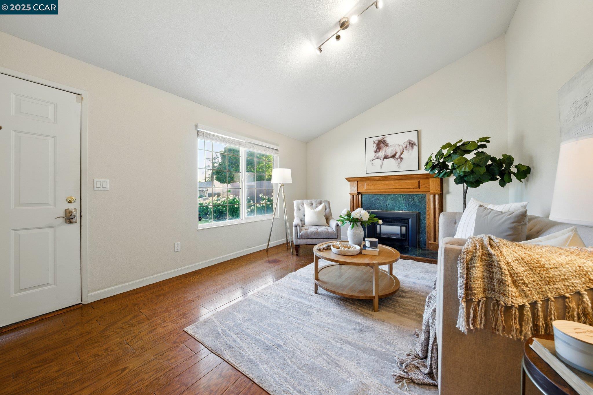 Detail Gallery Image 4 of 52 For 3312 Steele Dr, Bay Point,  CA 94565 - 3 Beds | 2 Baths