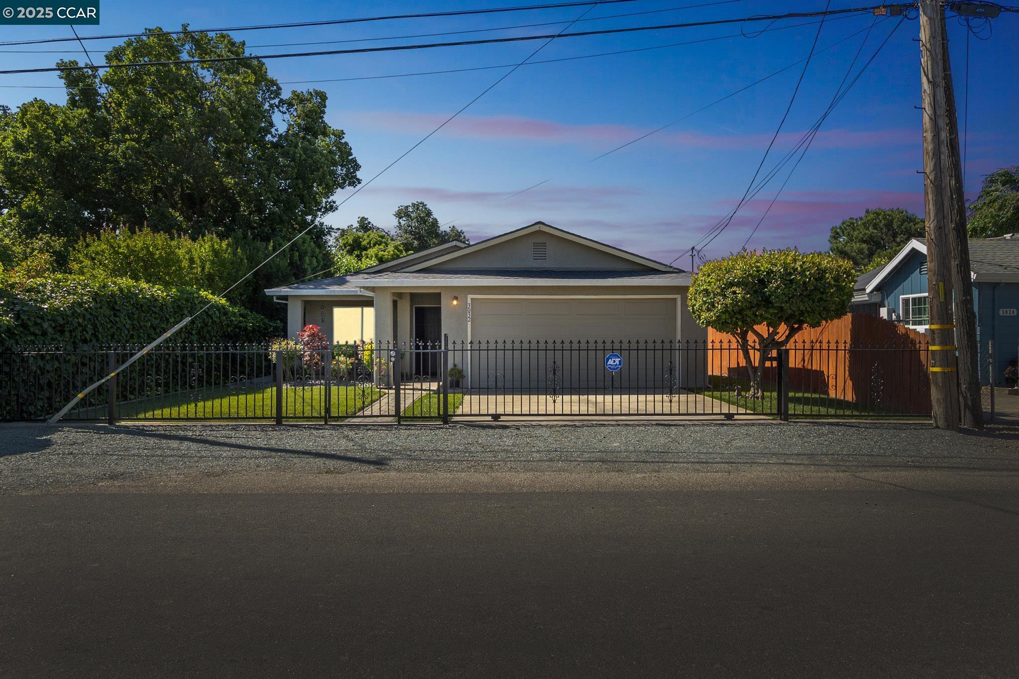 Detail Gallery Image 1 of 16 For 3032 Guernsey Ave, Stockton,  CA 95205 - 3 Beds | 2 Baths