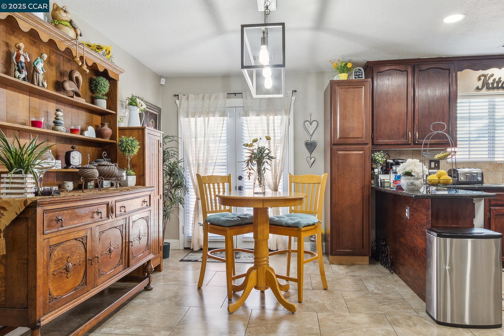 Detail Gallery Image 7 of 16 For 3032 Guernsey Ave, Stockton,  CA 95205 - 3 Beds | 2 Baths