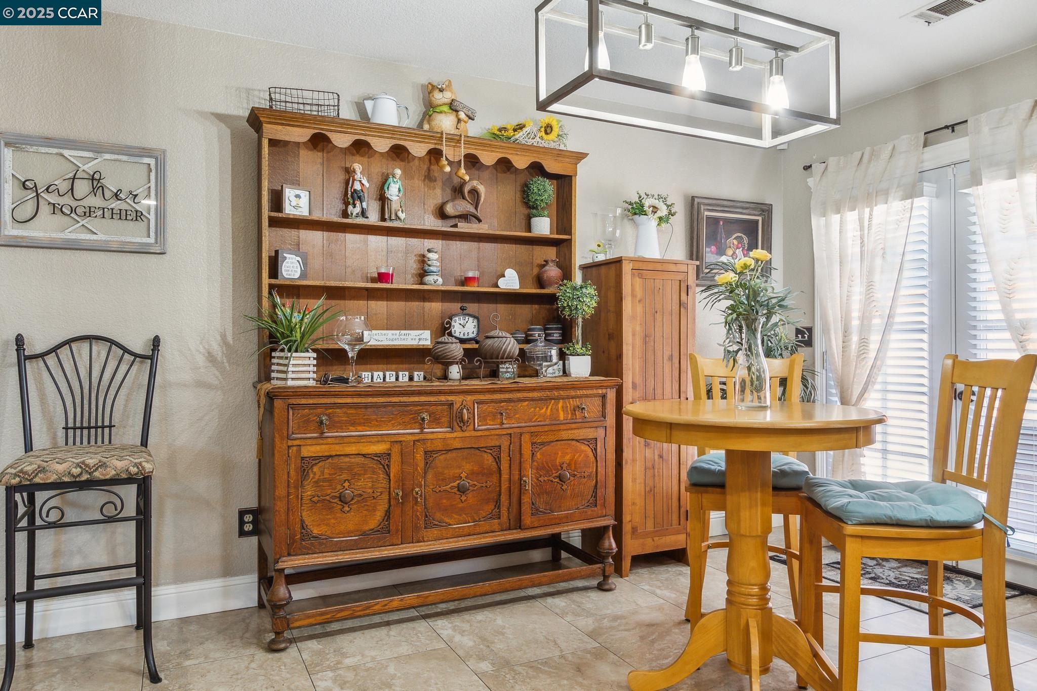 Detail Gallery Image 10 of 16 For 3032 Guernsey Ave, Stockton,  CA 95205 - 3 Beds | 2 Baths