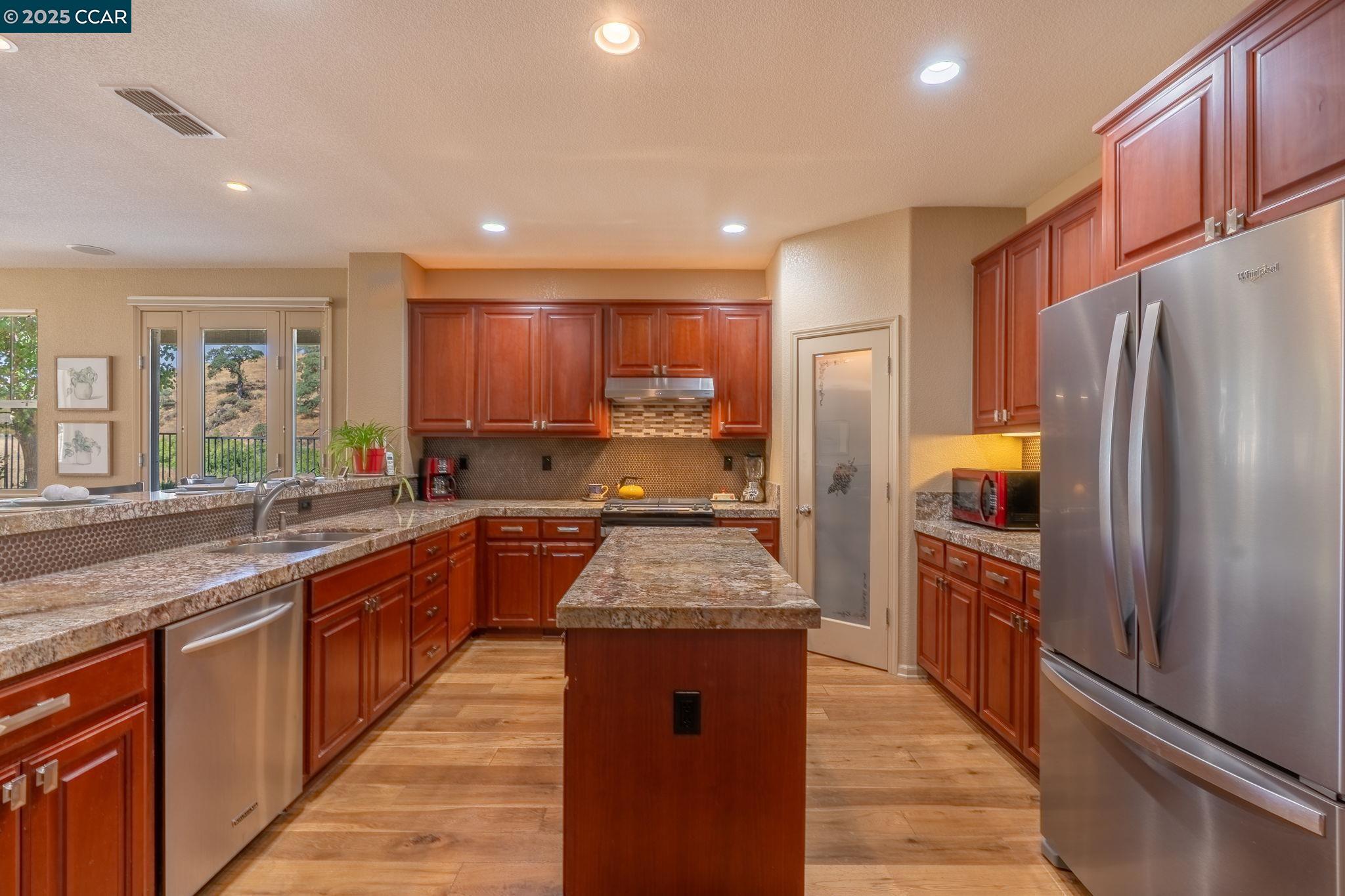 Detail Gallery Image 13 of 53 For 9028 Tee Box Ct, Patterson,  CA 95363 - 4 Beds | 3/1 Baths